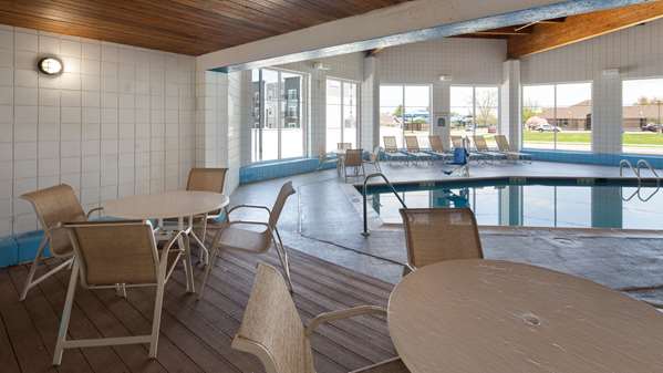 Pool - Best Western Holiday Manor Hotel Newton