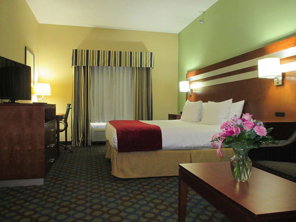 Best Western Troy Hotel-guestroom-Guest Room,Suite,Indoor/Interior,On-Site.jpg