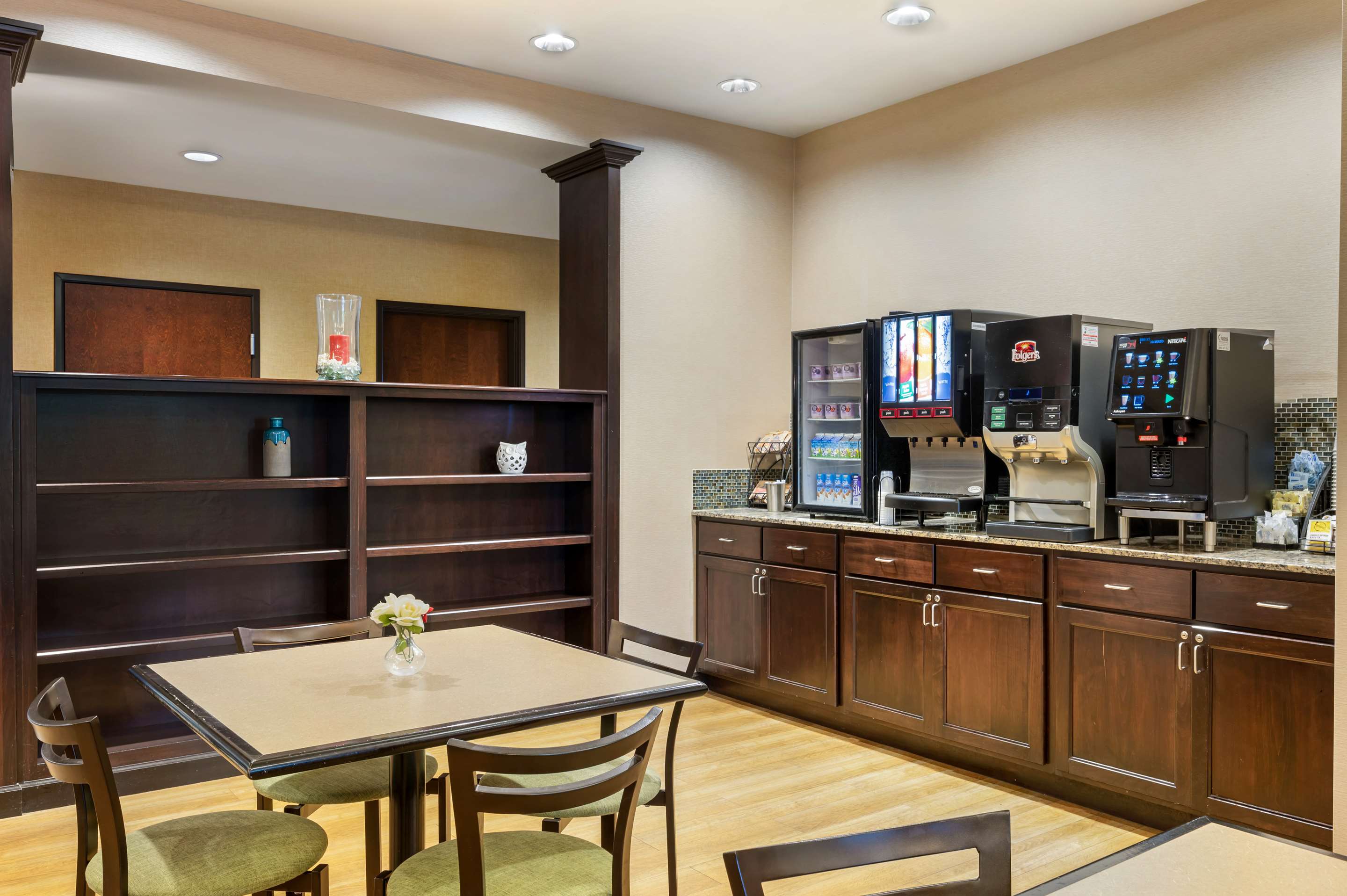 Breakfast Area | Best Western Plus French Lick