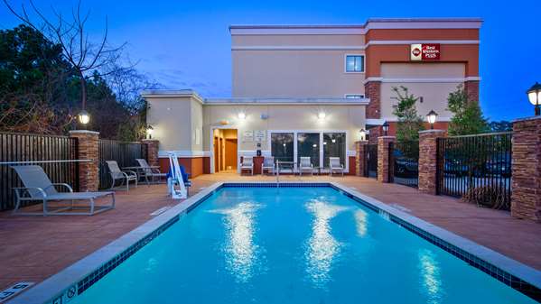 Pool - Best Western Plus Spring Inn