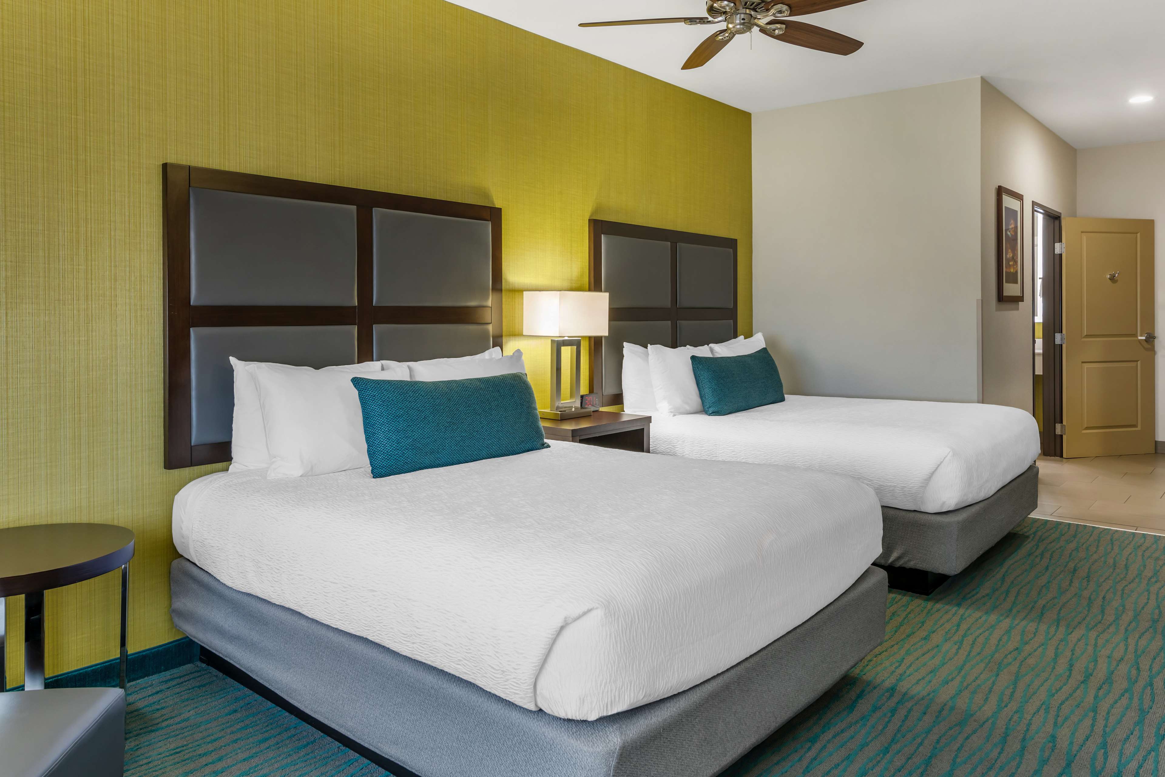 Best Western Plus Taft Inn Room Type - Accessible - 2 Queen, Mobility Accessible, Communication Assistance, Roll In Shower, Non-Smoking, Fu
