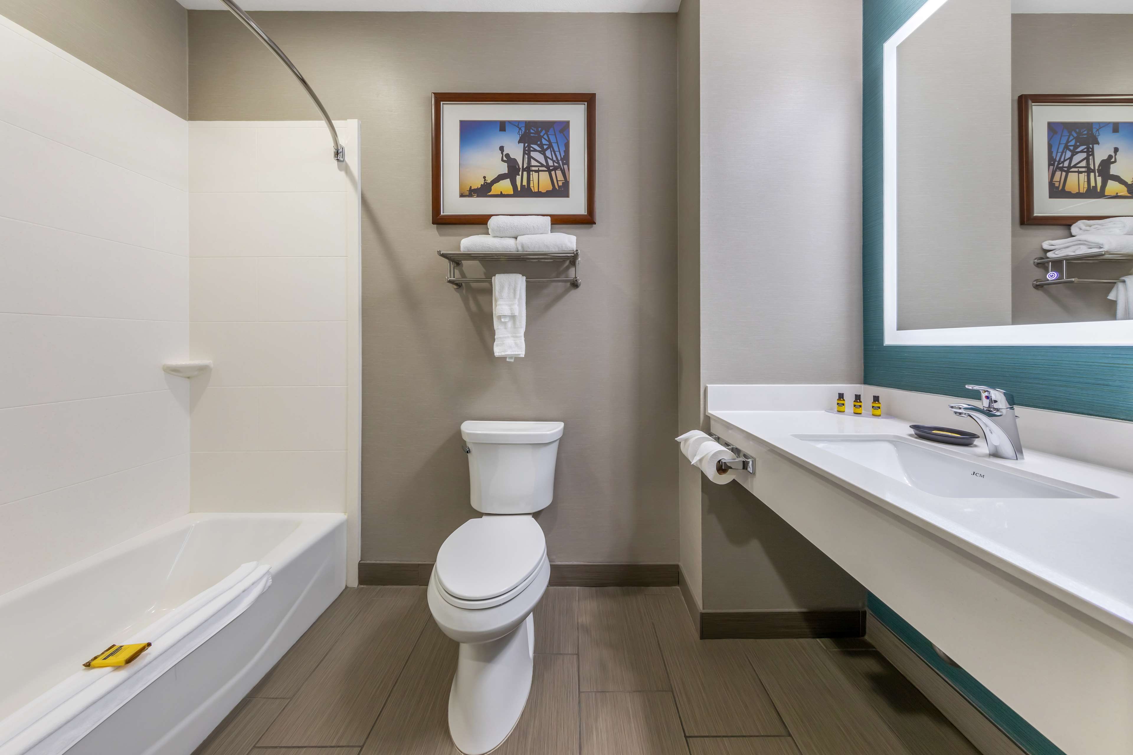 Best Western Plus Taft Inn Room Type - 2 Queen Beds, Non-Smoking, Microwave And Refrigerator, Wi-Fi, Full Breakfast