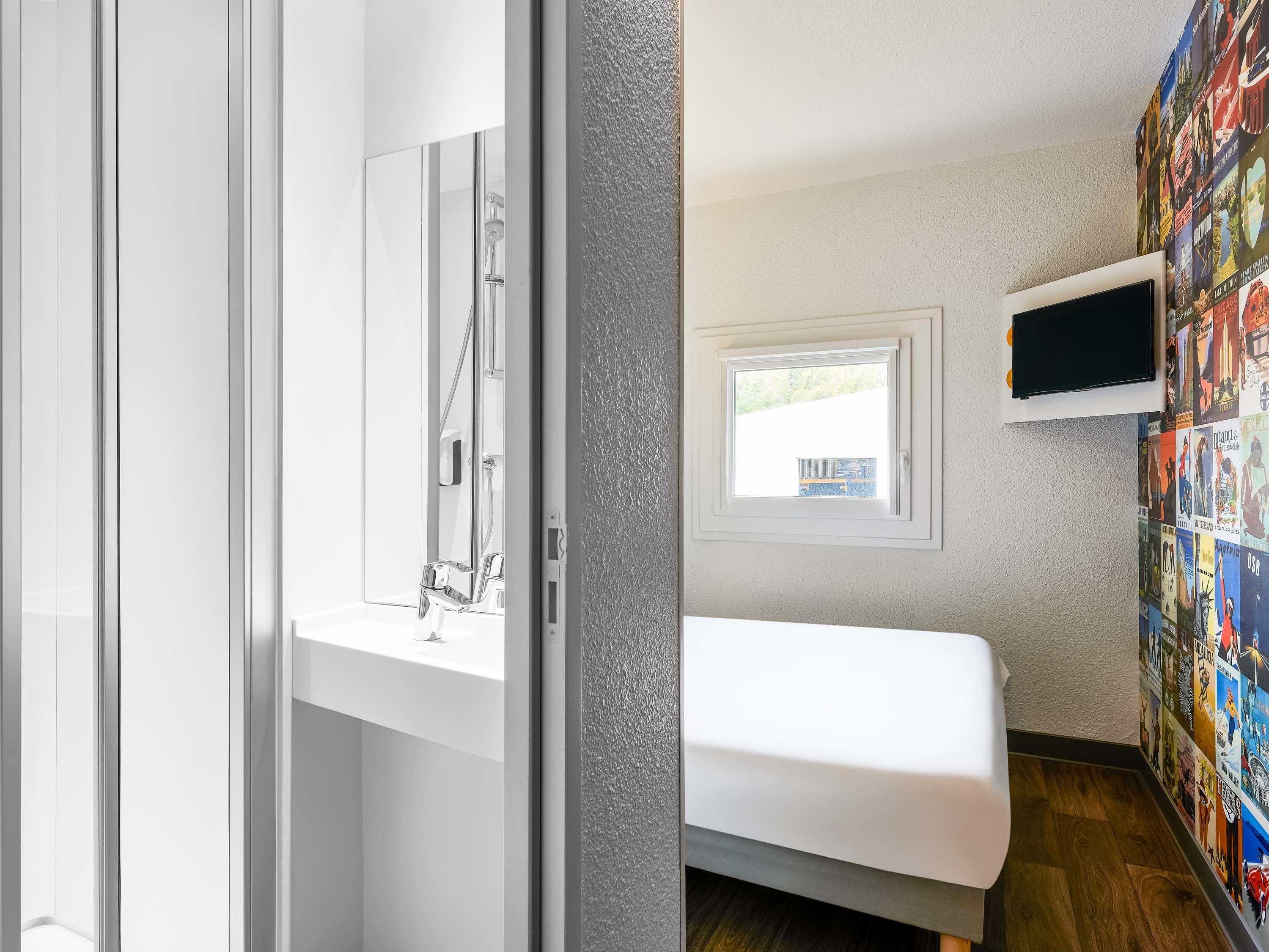 hotelF1 Lyon Solaize Hotel Room Type - Cabrio Room with private bathroom - New to ontheroad
