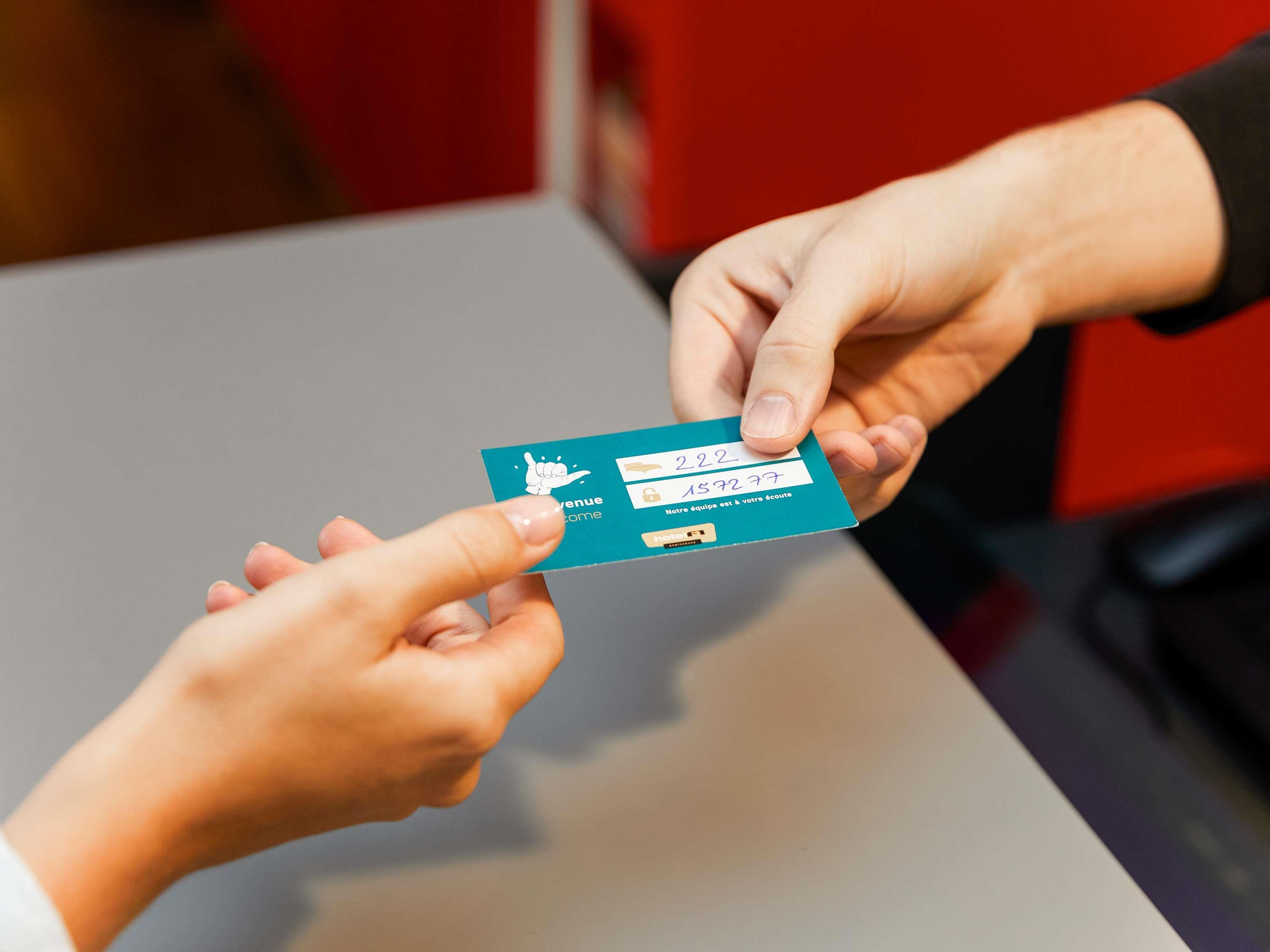 hotelF1 Perpignan Sud Room Type - Break Room for 3 travelers maximum - ontheroad basics