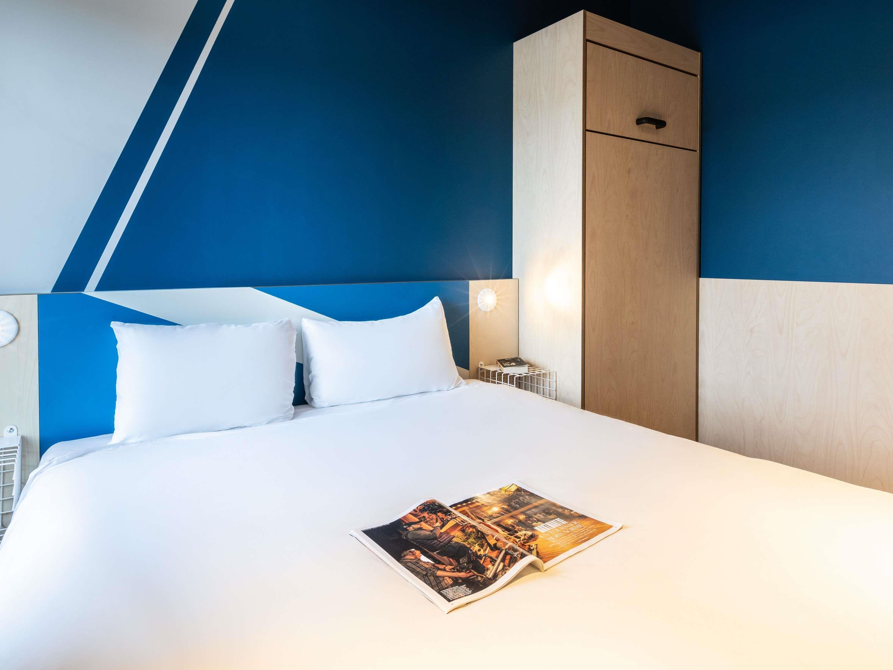 ibis budget Epinal Room Type - Standard Room with 1 double bed and 1 single bed
