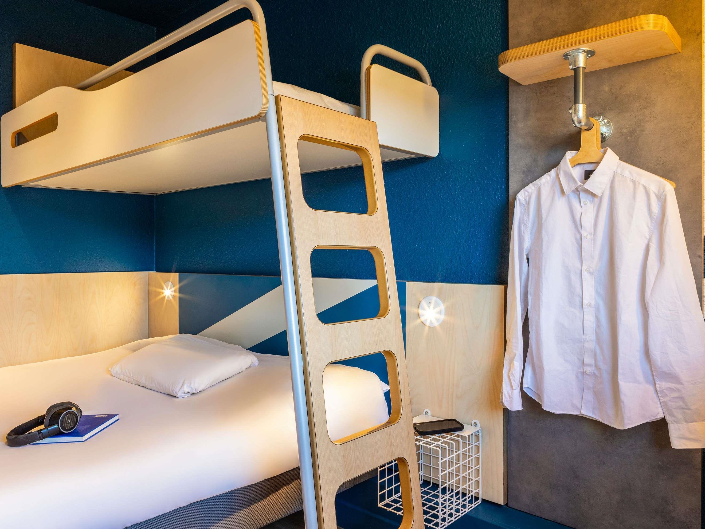 ibis budget Sucy en Brie Room Type - TRIPLE - Room for up to 3 travelers with a private bathroom