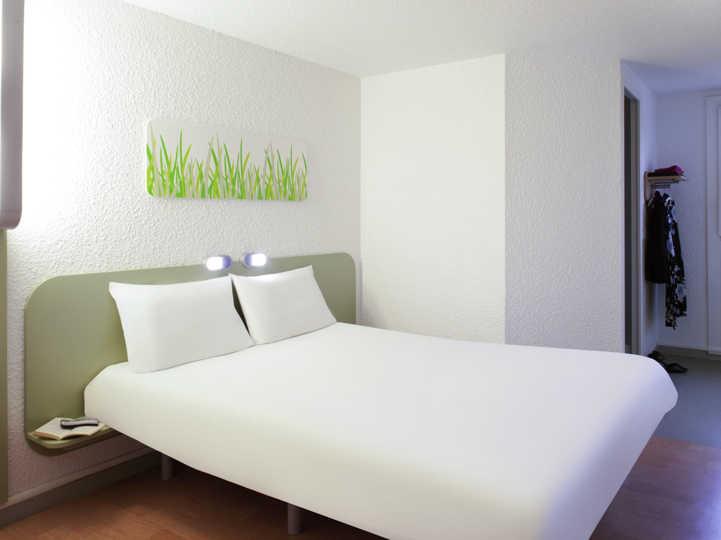 ibis budget Tarbes Room Type - DOUBLE - Room with a large bed for 2 people