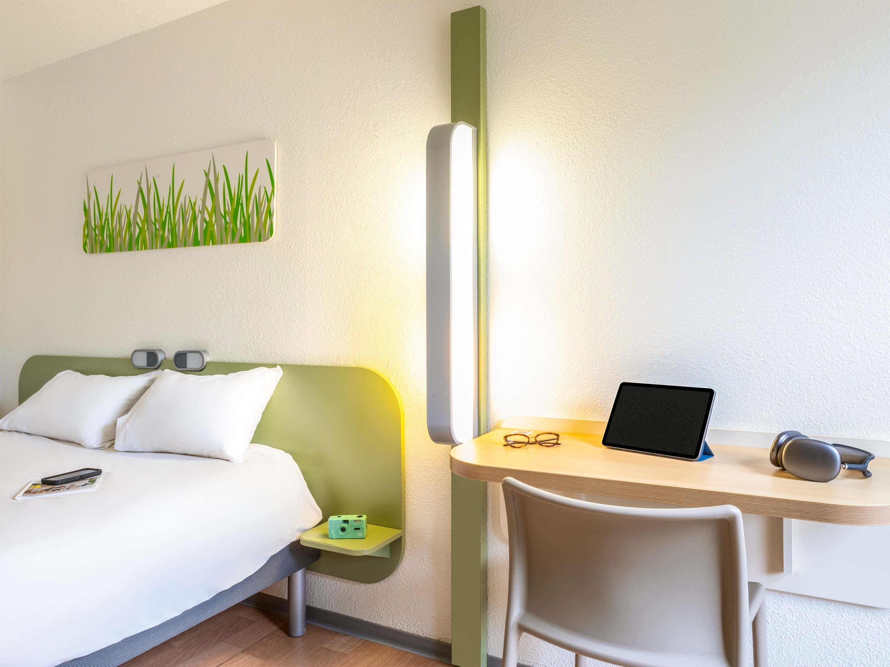 ibis budget Compi Room Type - DOUBLE - Room with a large bed for 2 people