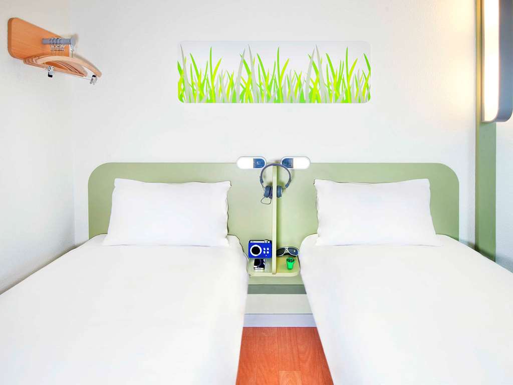 ibis budget Lyon Saint Genis Laval - Tap to explore photos