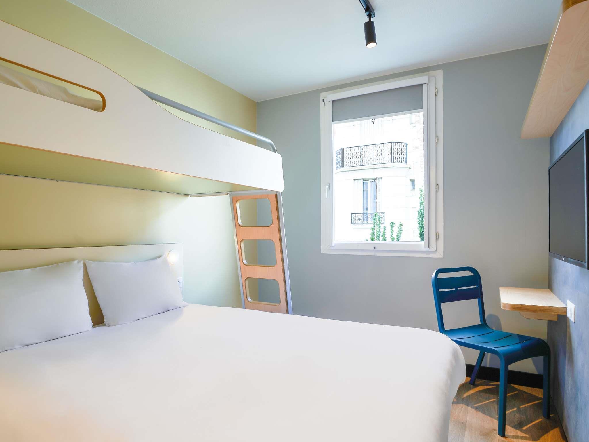 ibis budget Saint Maurice Room Type - ROOM - with one large bed and one bunk bed