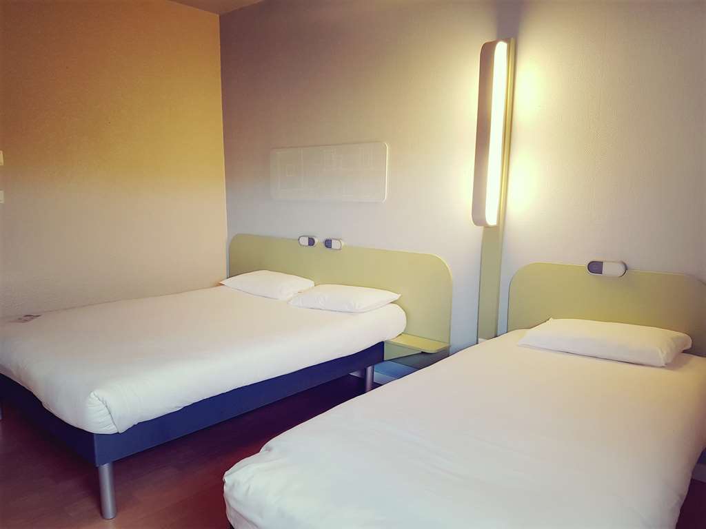 ibis budget Arles Palais des Congrès - Tap to explore photos