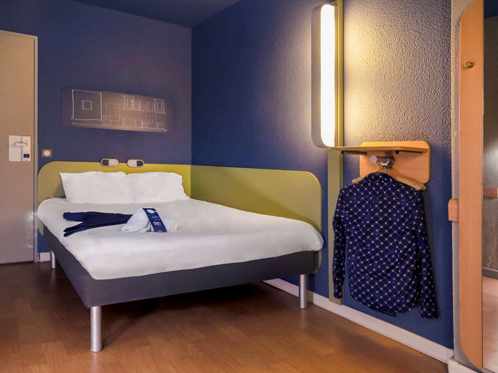 Ibis Budget Arles Sud Fourchon - Tap to explore photos