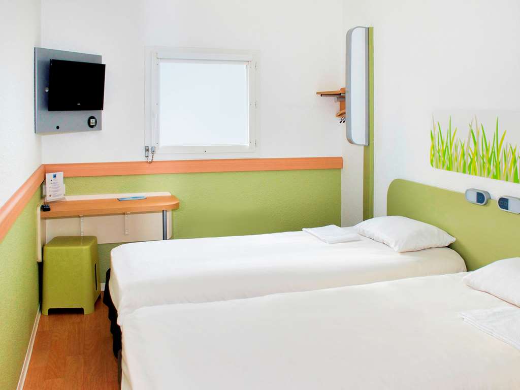 ibis budget Flers Les Grands Champs - Tap to explore photos