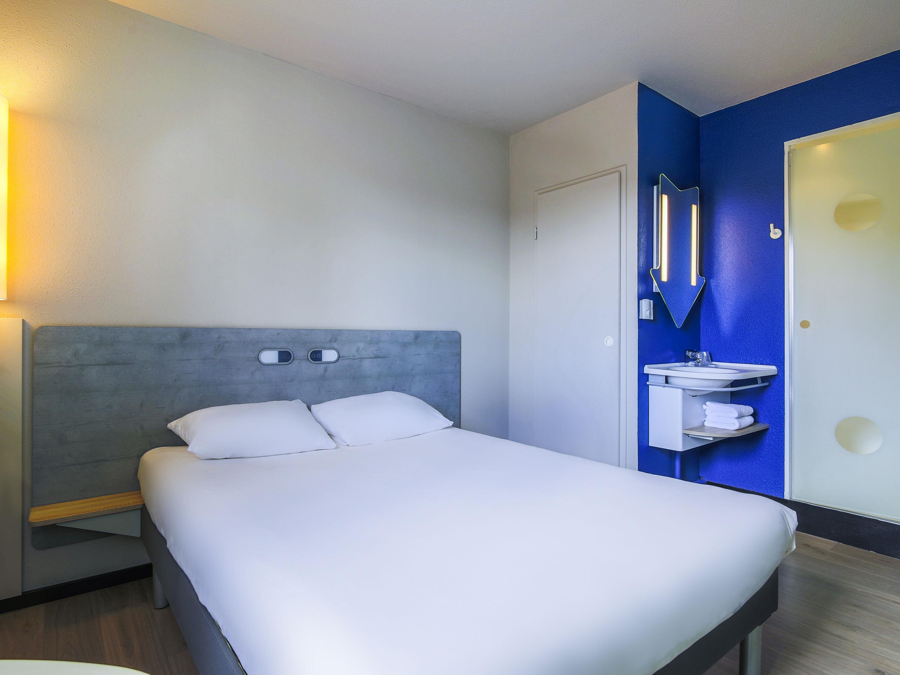 ibis budget Albi Centre Room Type - DOUBLE - Room with a large bed for 2 people
