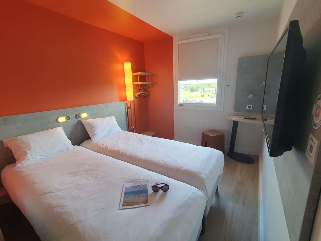 Ibis Budget Coutances Room Type - TWIN - room with two single beds