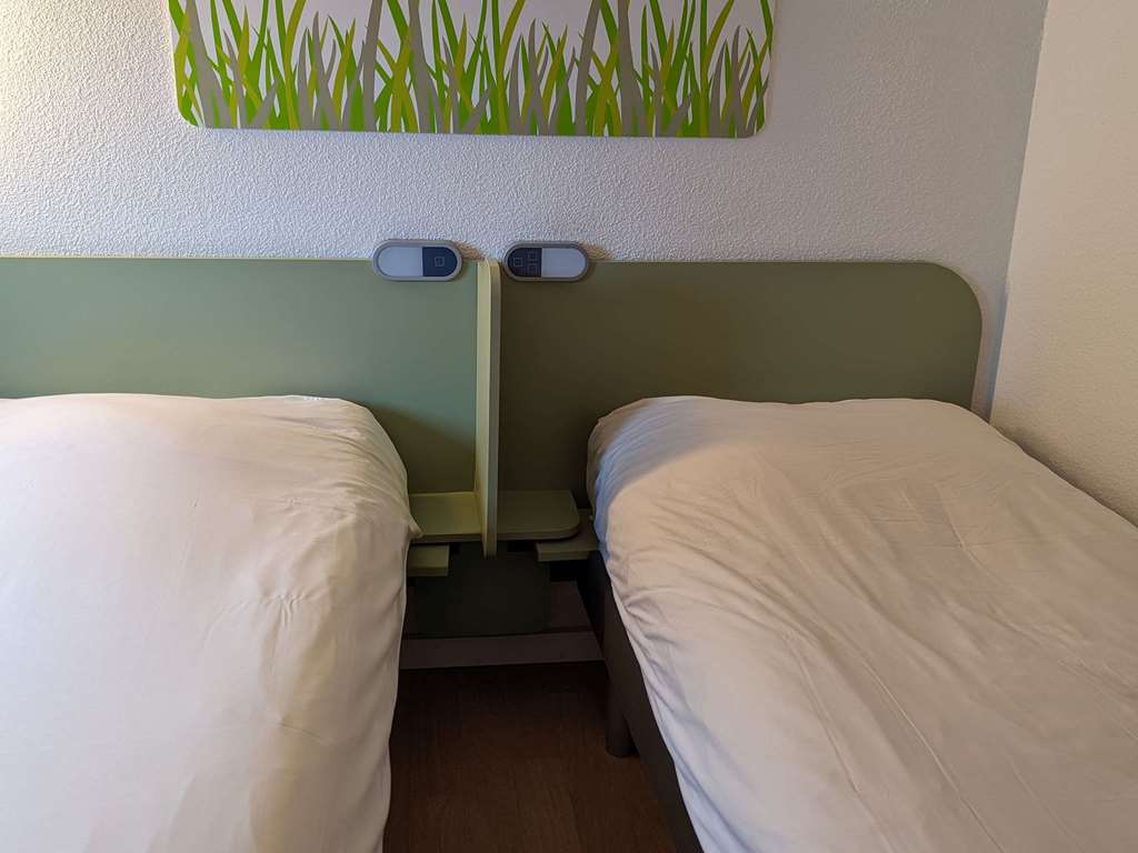 ibis budget Saint-Omer Centre - Tap to explore photos