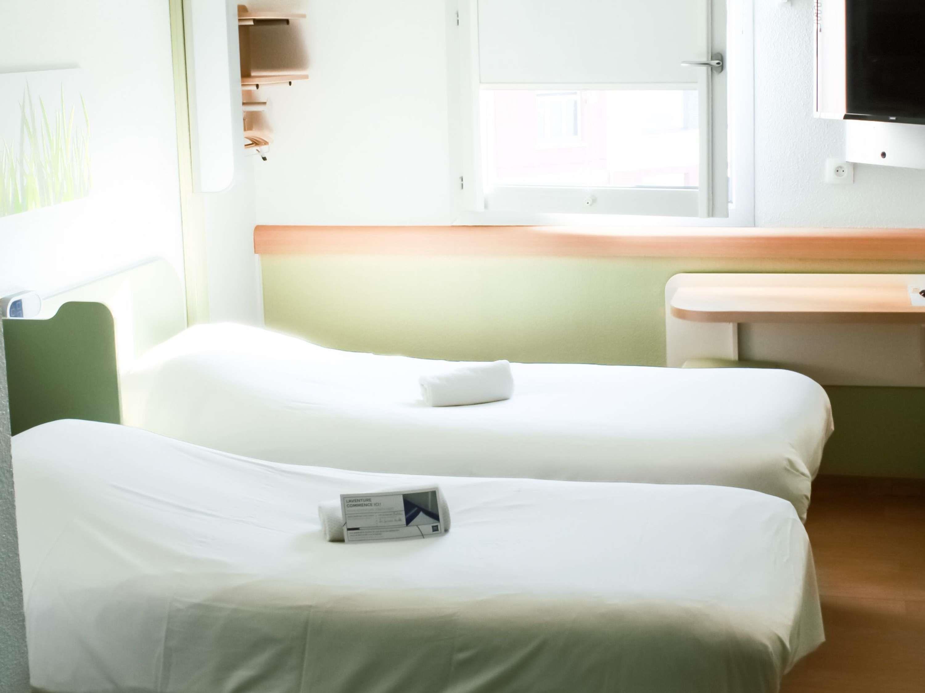 ibis budget Saint-Omer Centre - Tap to explore photos