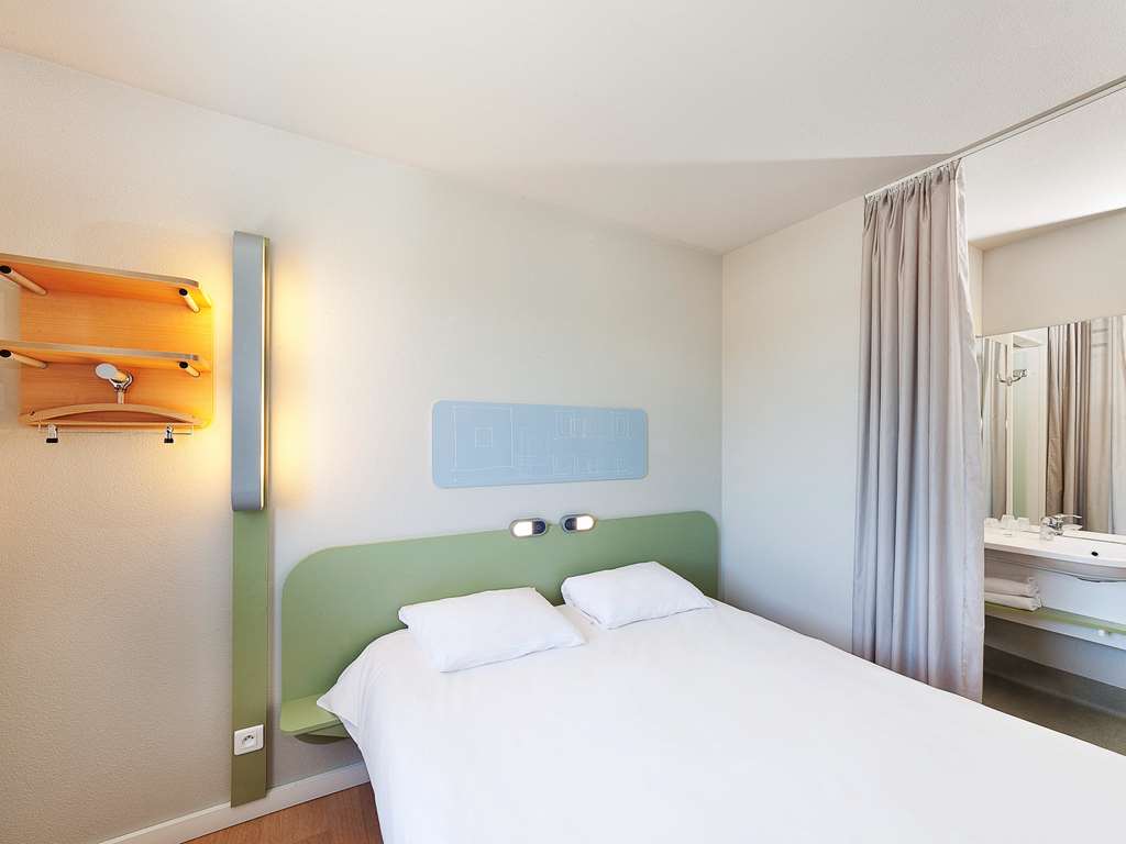 ibis budget Saint Gaudens - Tap to explore photos