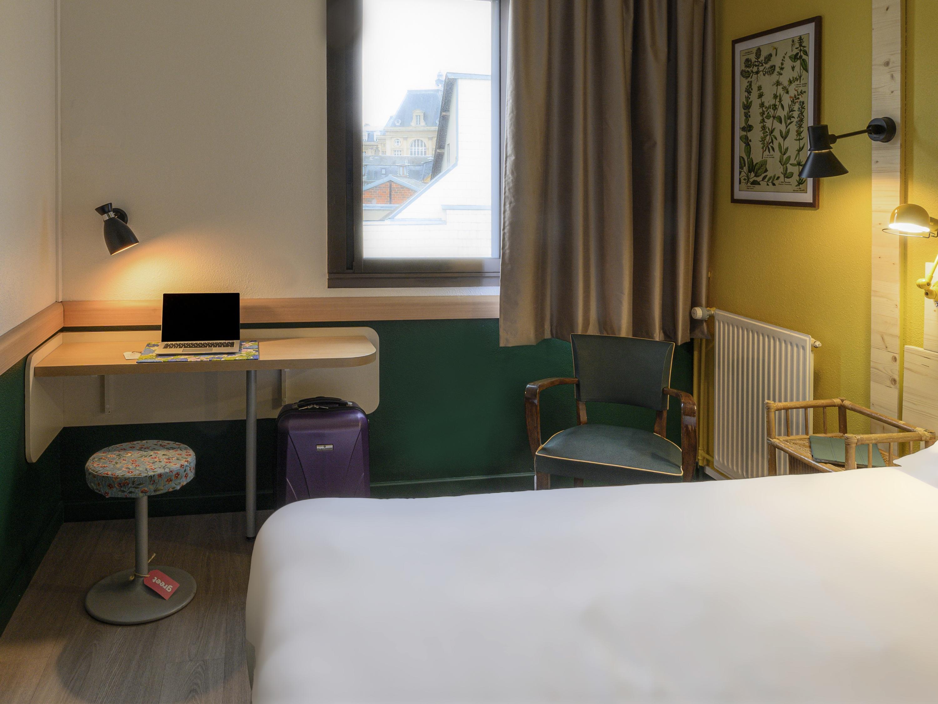 Greet Hotel Evreux Centre Room Type - POP Room with 2 single beds