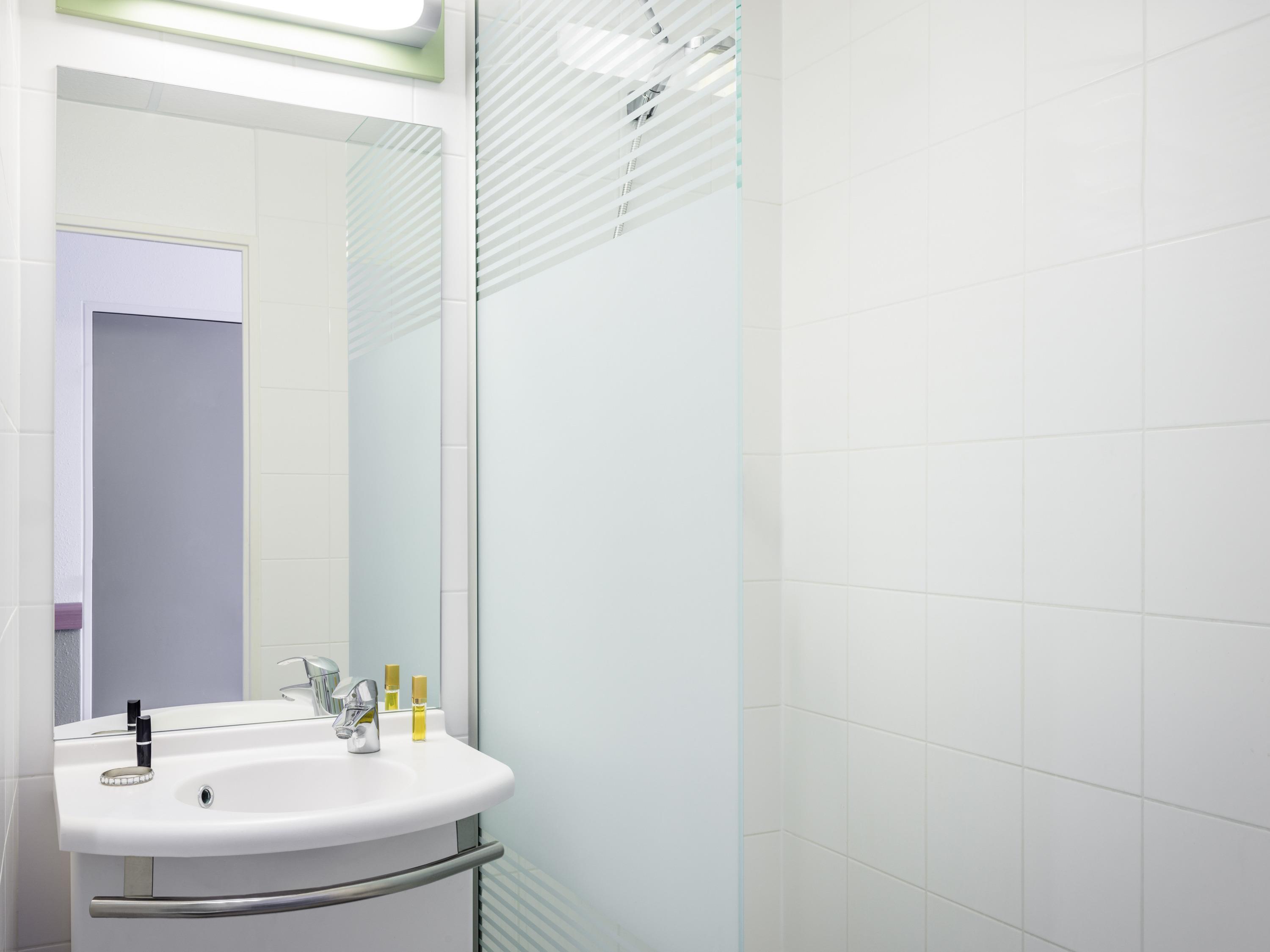 Greet Hotel Evreux Centre - Tap to explore photos