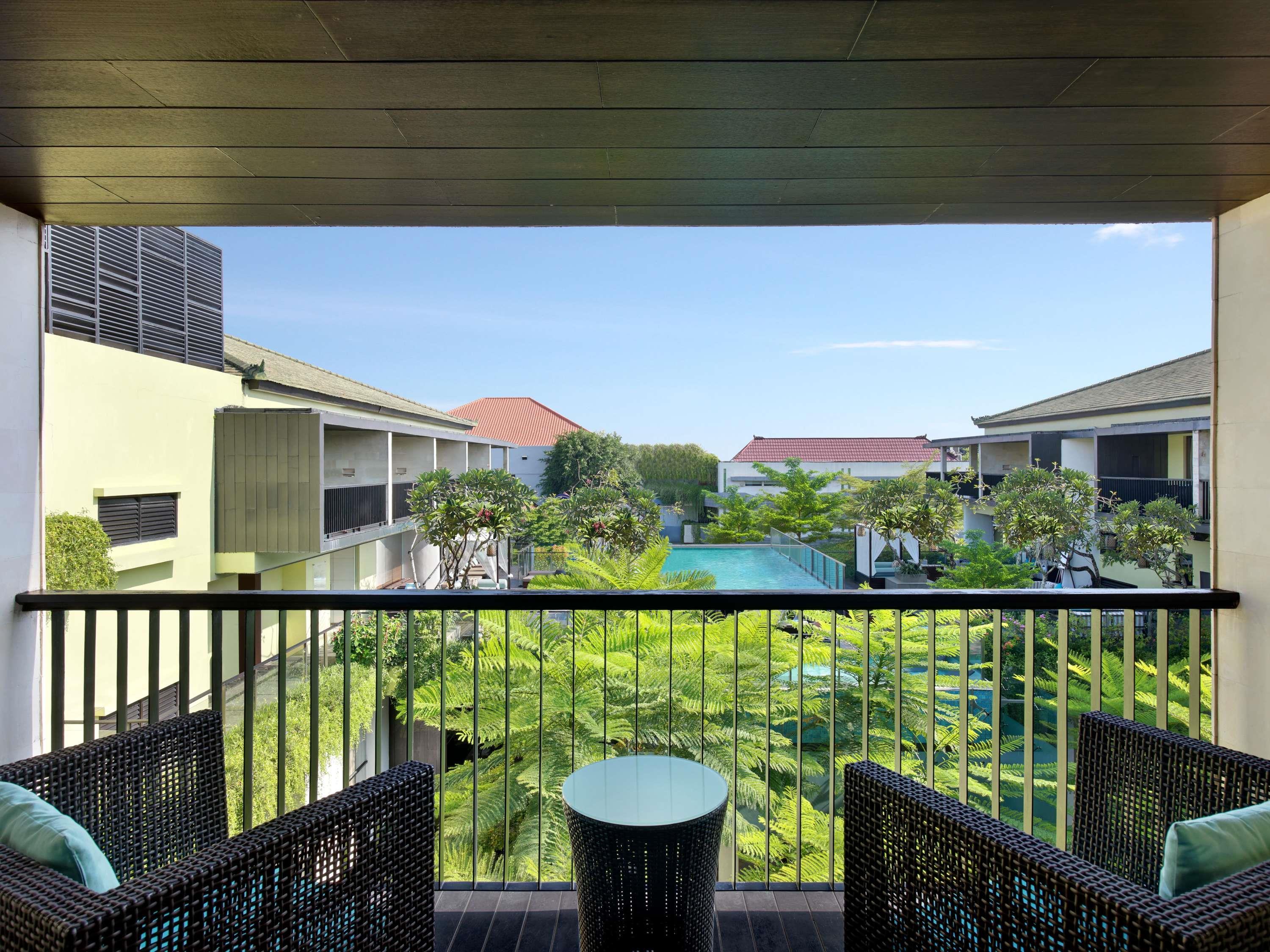 Mercure Bali Legian Room Type - Deluxe Pool View, Balcony - 1 King Bed Mercure Bali Legian Room Type - Deluxe Pool View, Balcony - 1 King Bed