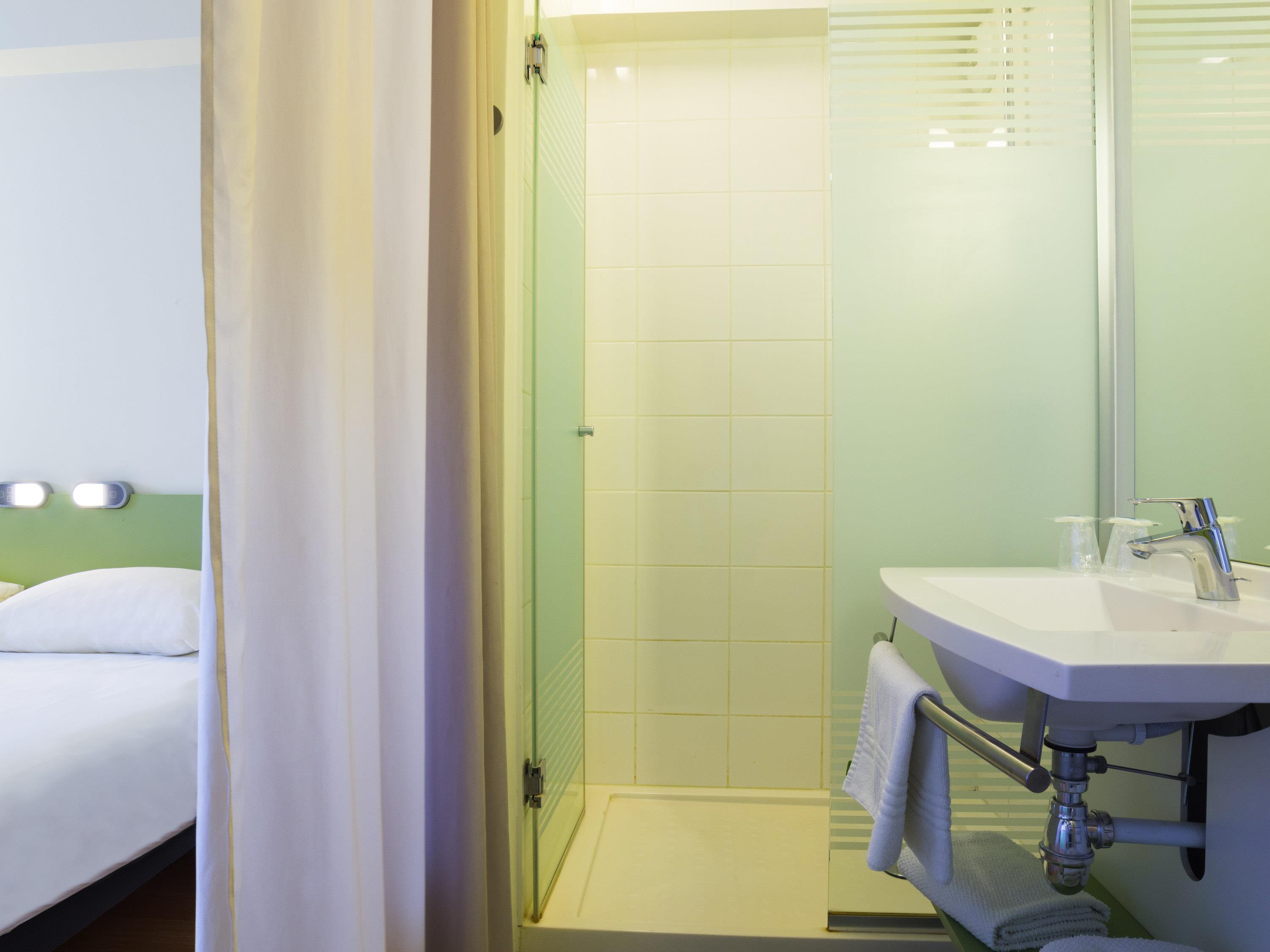 IBIS BUDGET VALENCE SUD Room Type - DOUBLE - Room with a large bed for 2 people