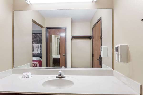  - Super 8 Hotel Eddyville