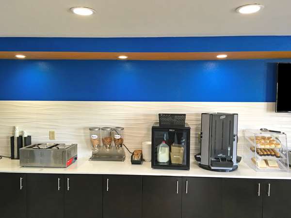 Amenities - Americas Best Value Inn Denham Springs - I-12, Exit 10