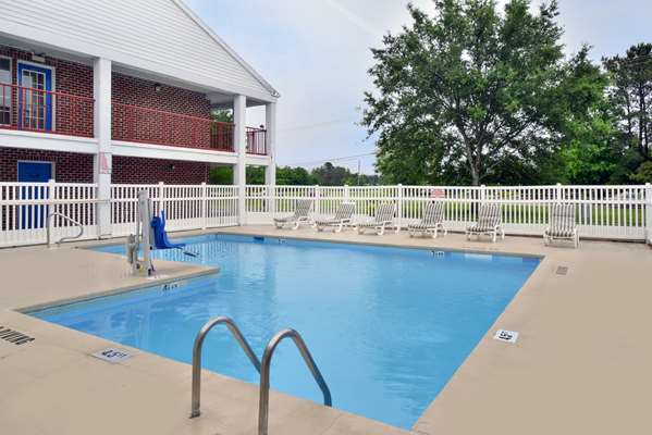 Pool - Americas Best Value Inn Edenton