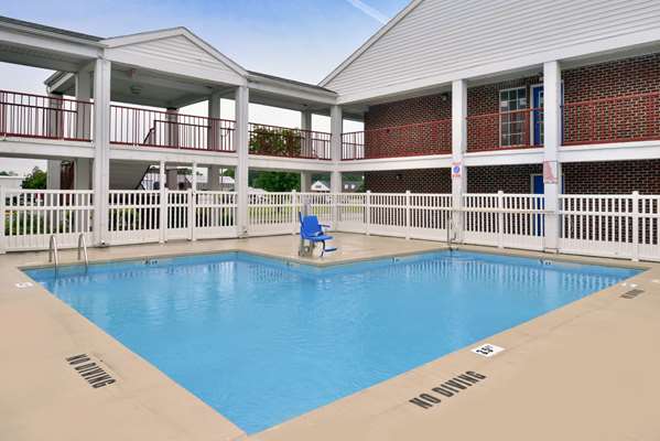 Pool - Americas Best Value Inn Edenton