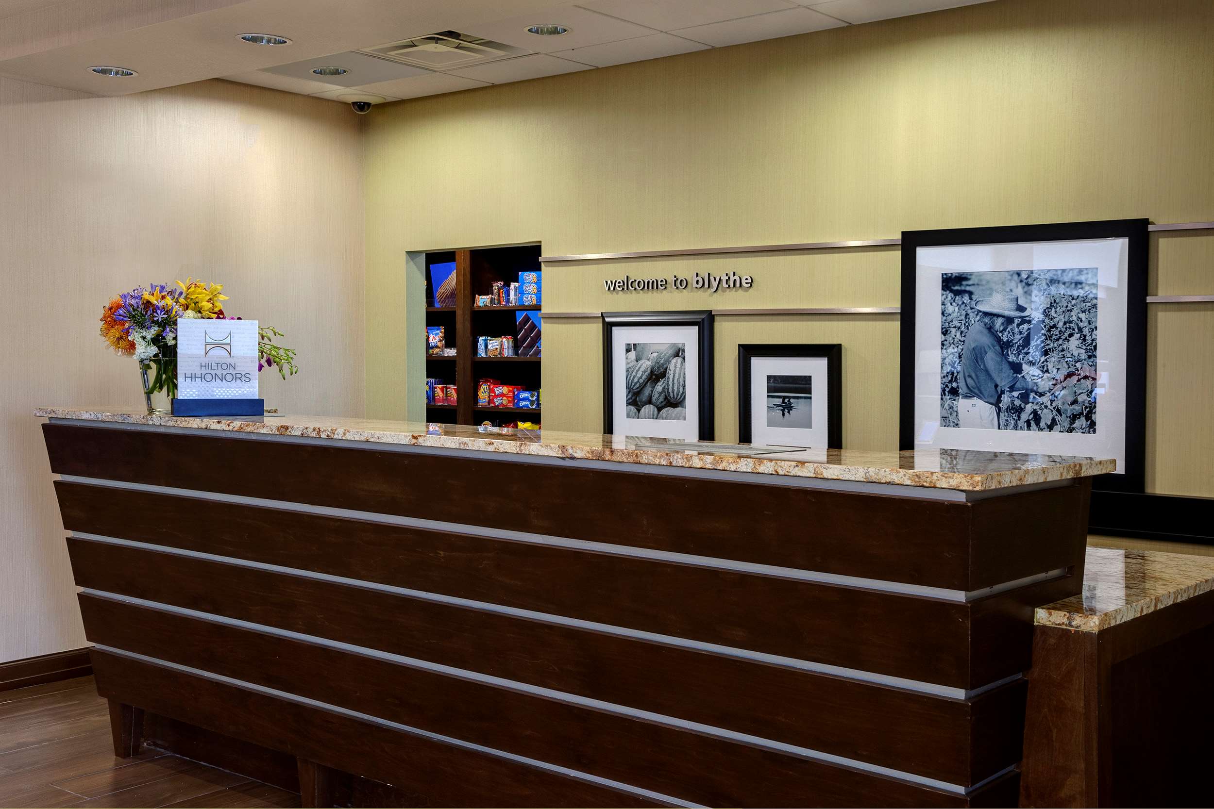 Reception | Hampton Inn & Suites Blythe
