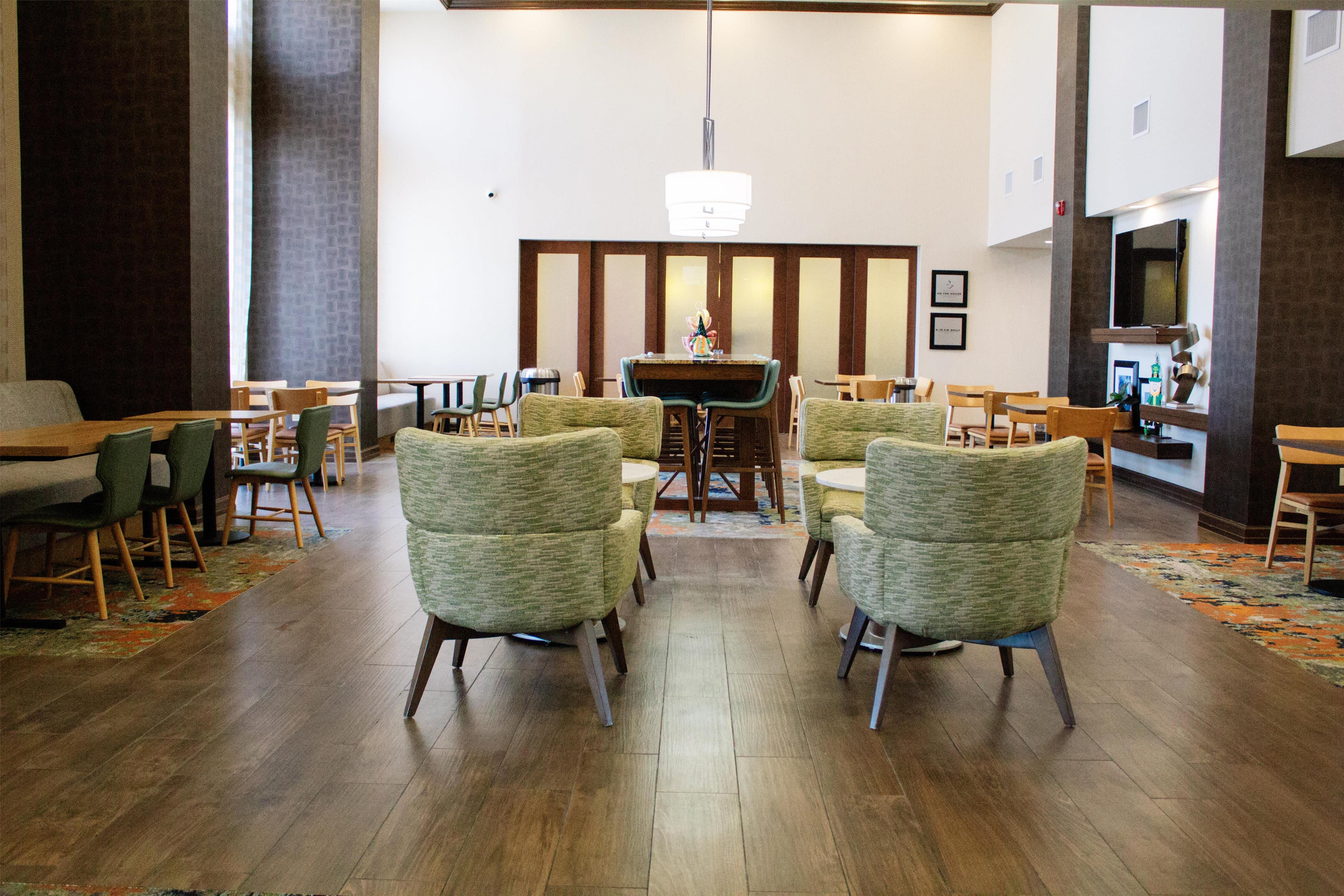 Lobby | Hampton Inn & Suites Blythe