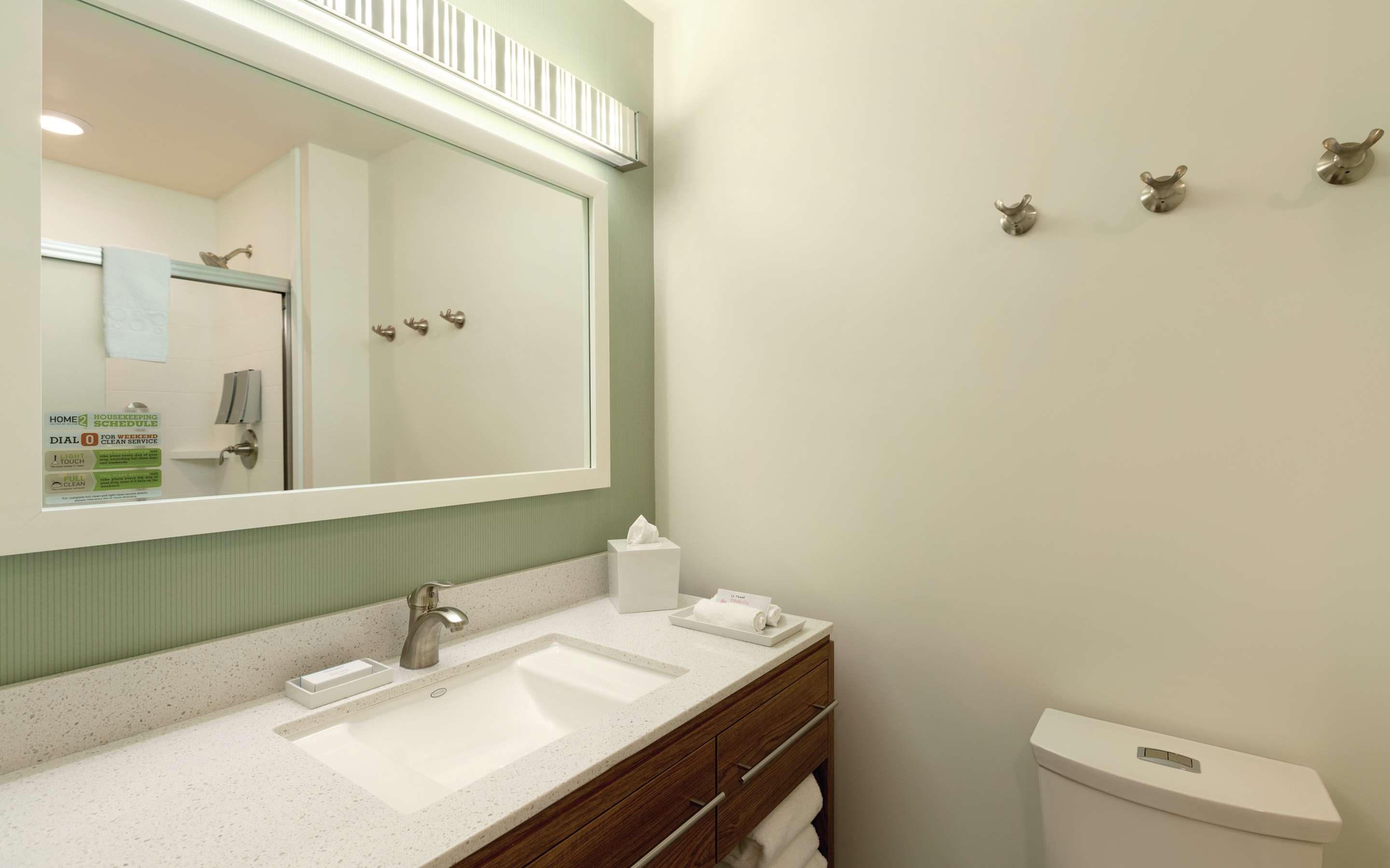 Guest room bath