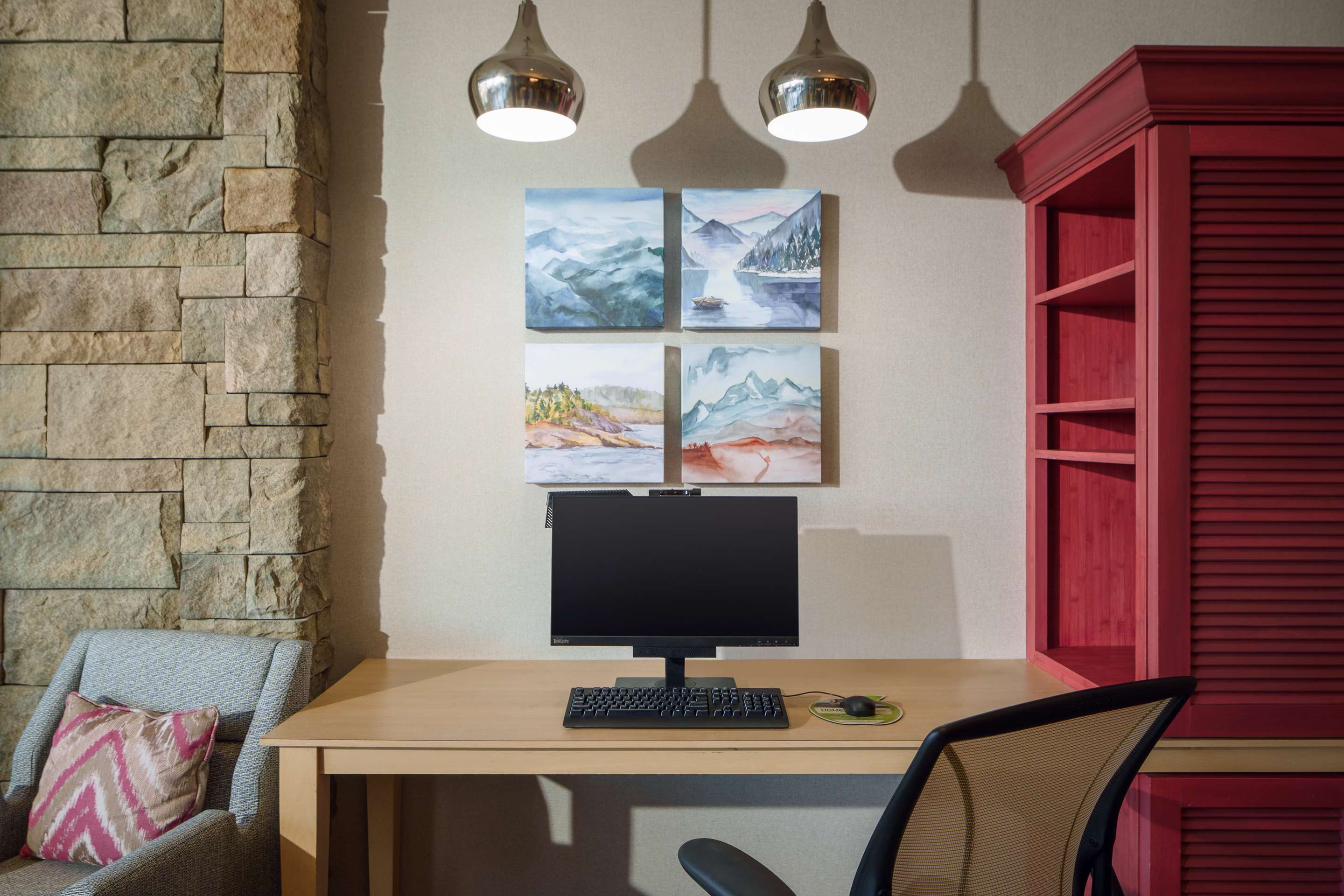 Lobby | Home2 Suites by Hilton Bellingham Airport