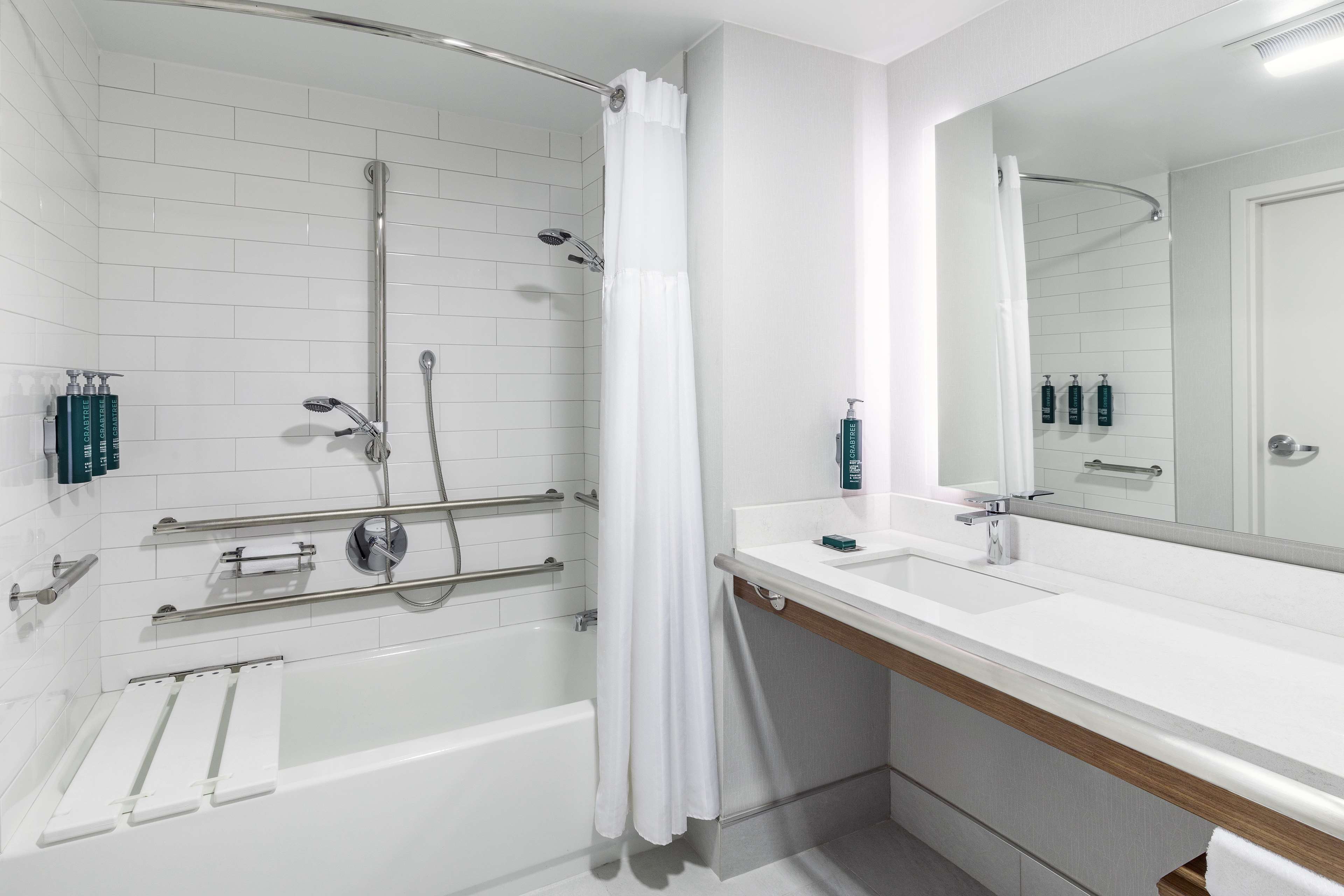 DoubleTree by Hilton Boston/Westborough - Tap to explore photos