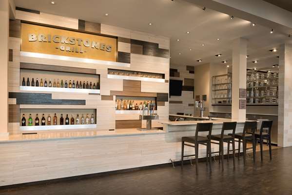 Restaurant - Embassy Suites Naperville