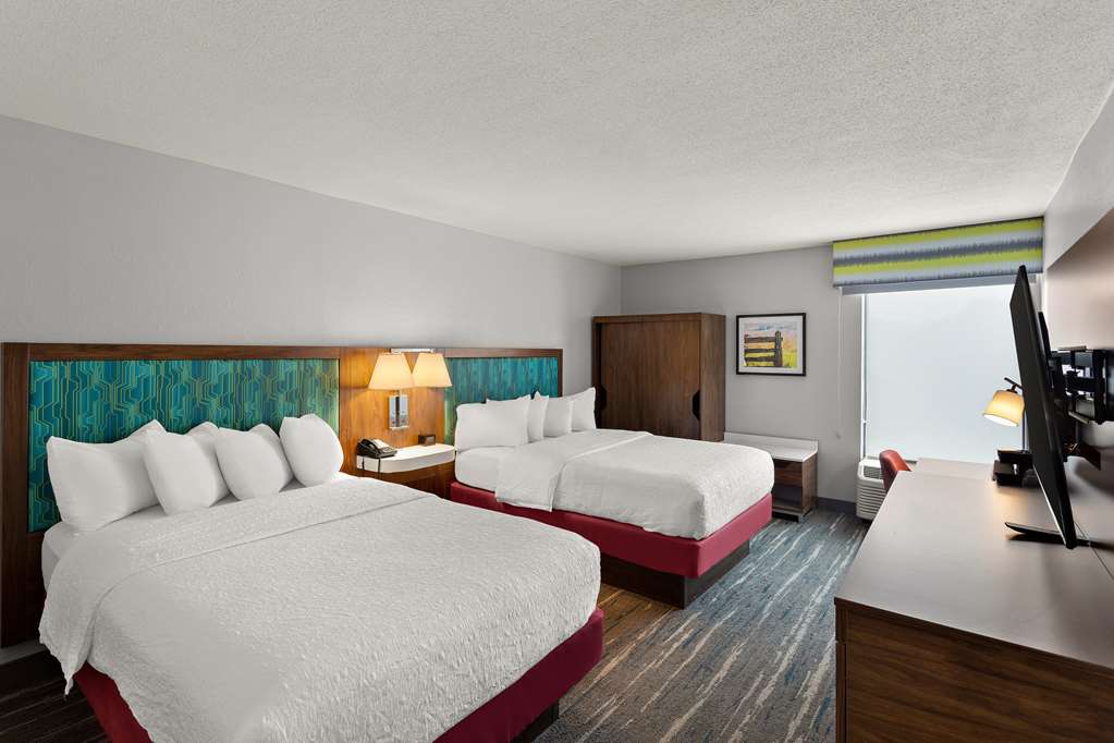 Hampton Inn Bridgeport/Clarksburg-guestroom-Guest Room,On-Site.jpg