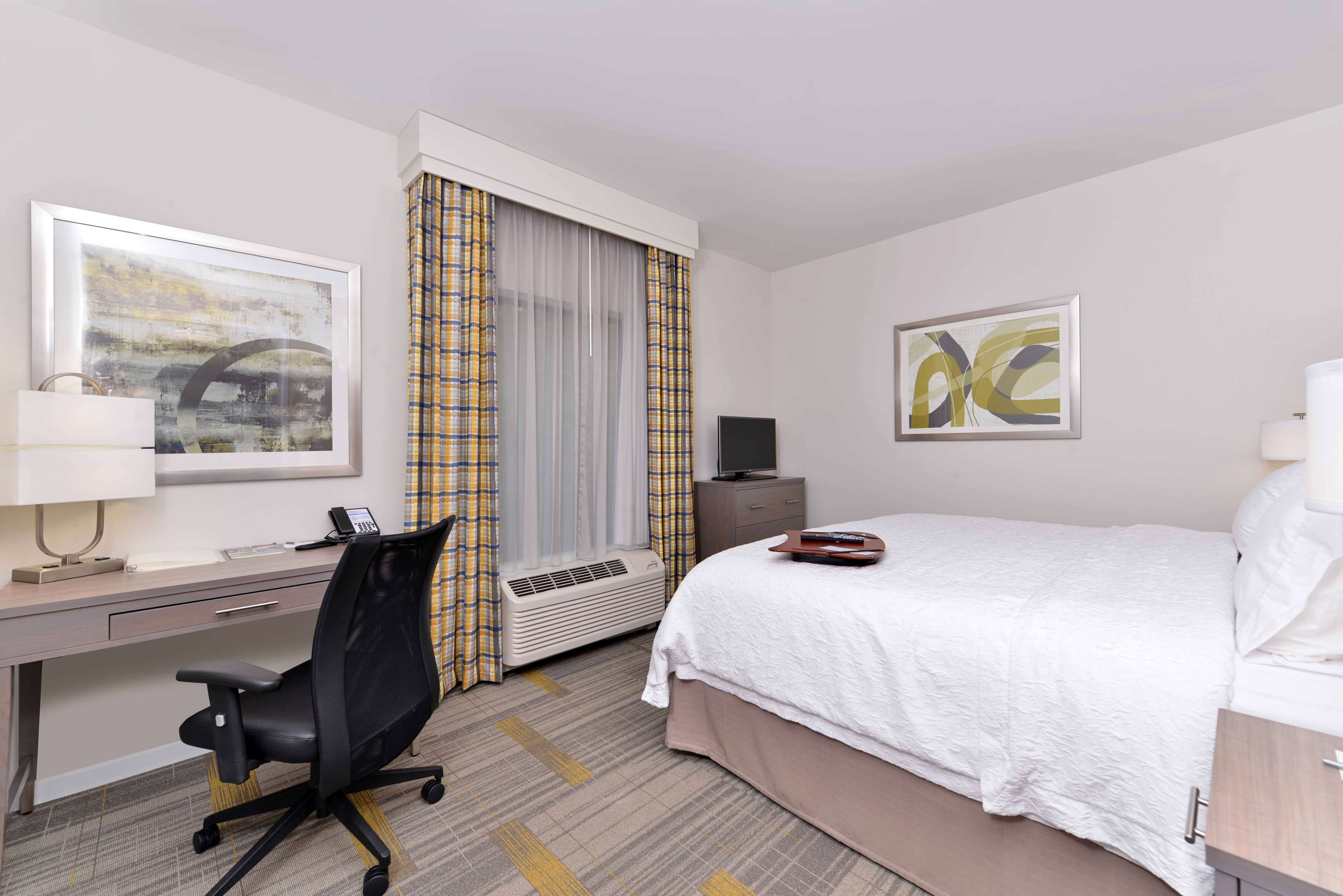 Hampton Inn & Suites by Hilton Shelby Room Type - 1 KING NONSMOKING