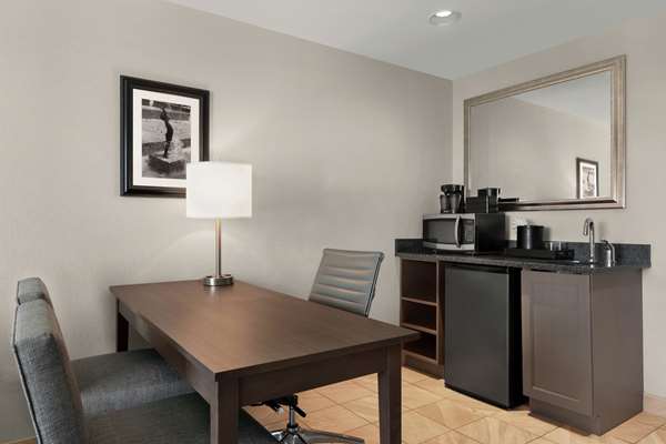  - Embassy Suites Ayrsley Blvd Charlotte - I-485, Exit 1