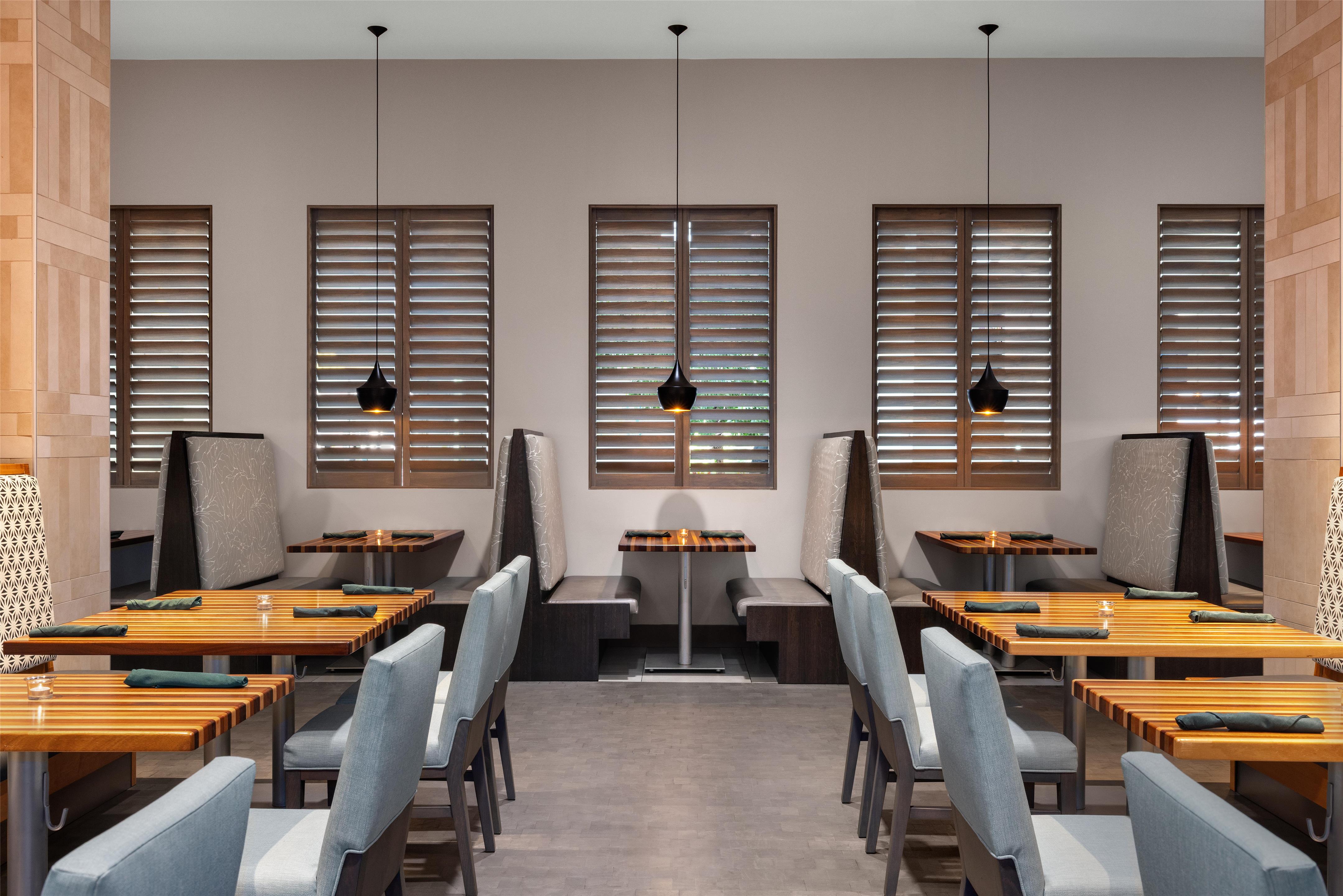 Breakfast Area | Embassy Suites by Hilton Charlotte Ayrsley