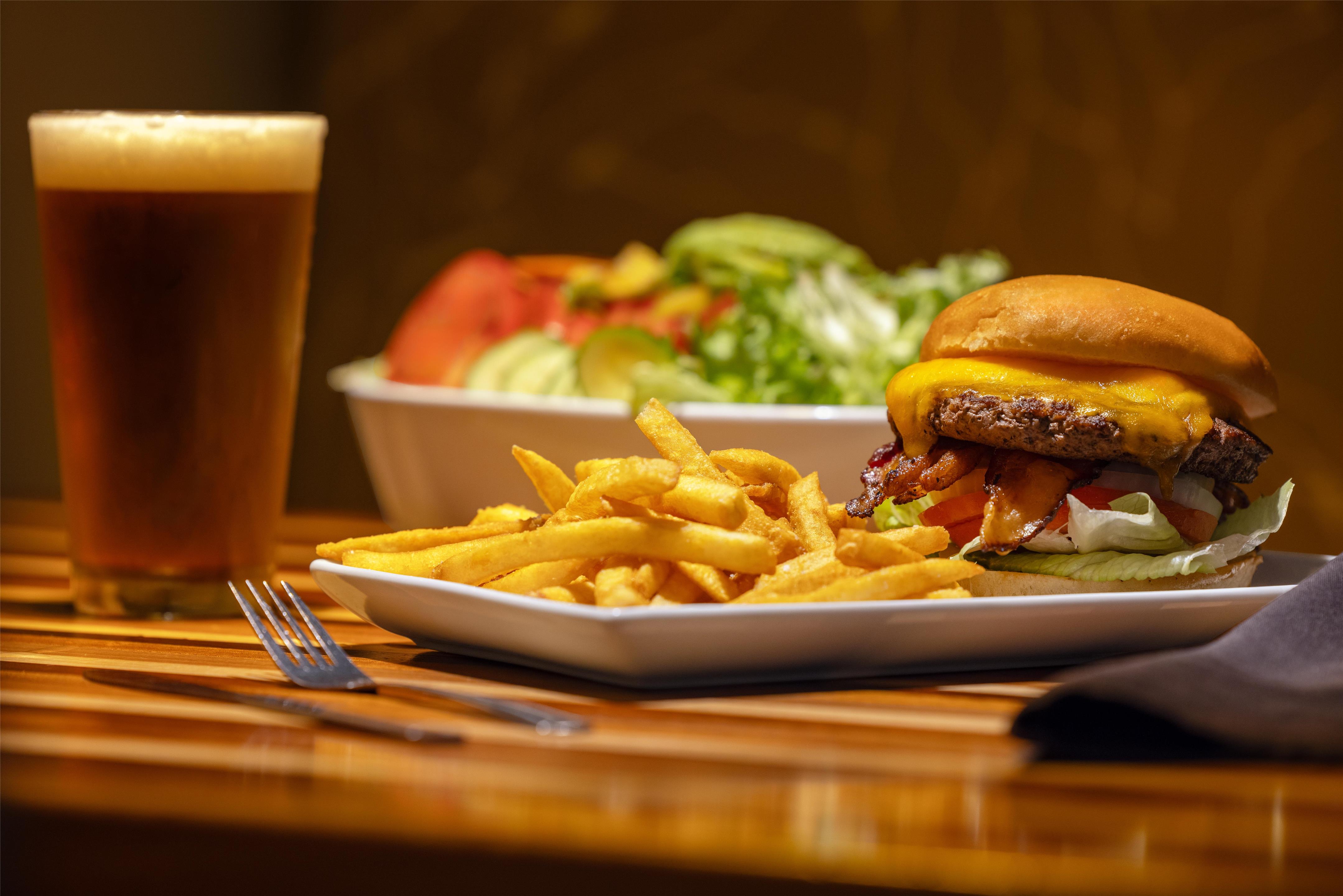 Restaurant | Embassy Suites by Hilton Charlotte Ayrsley