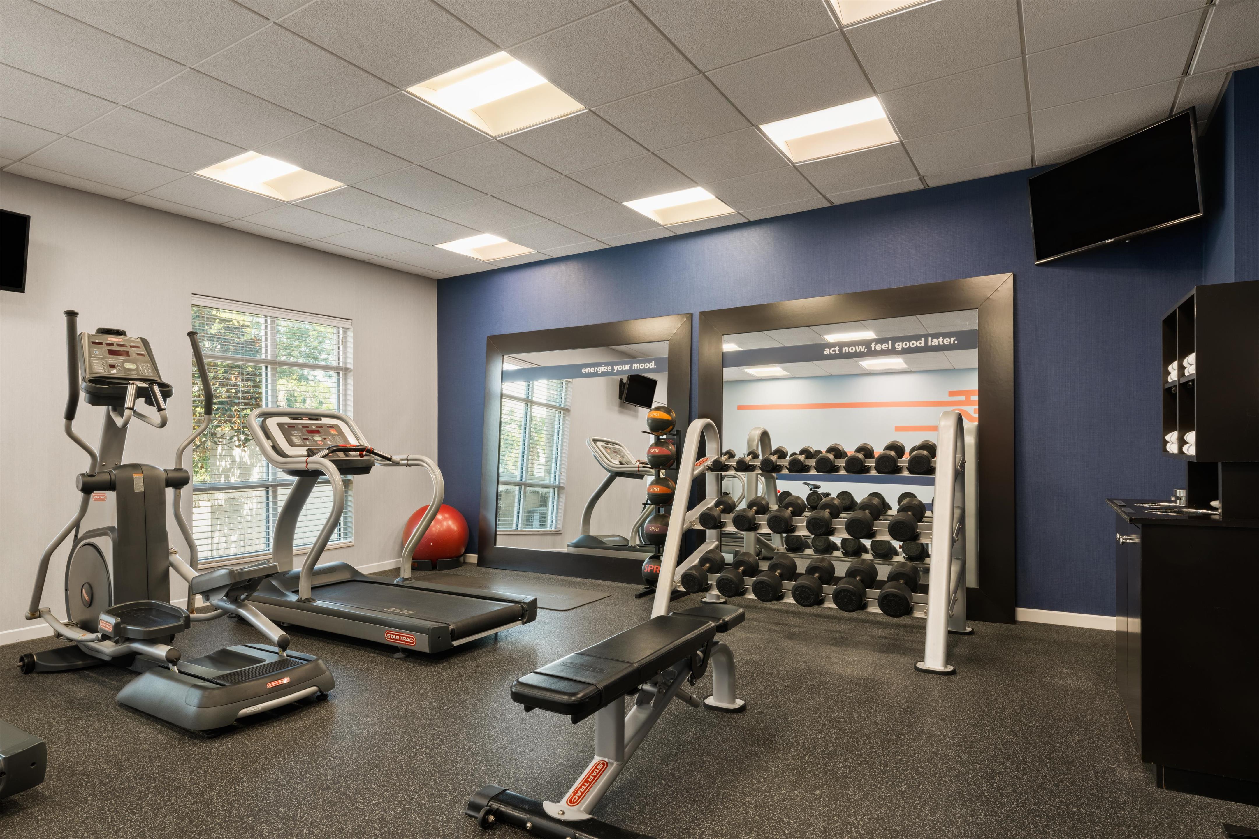 Health club fitness center gym | Hampton Inn & Suites Deland
