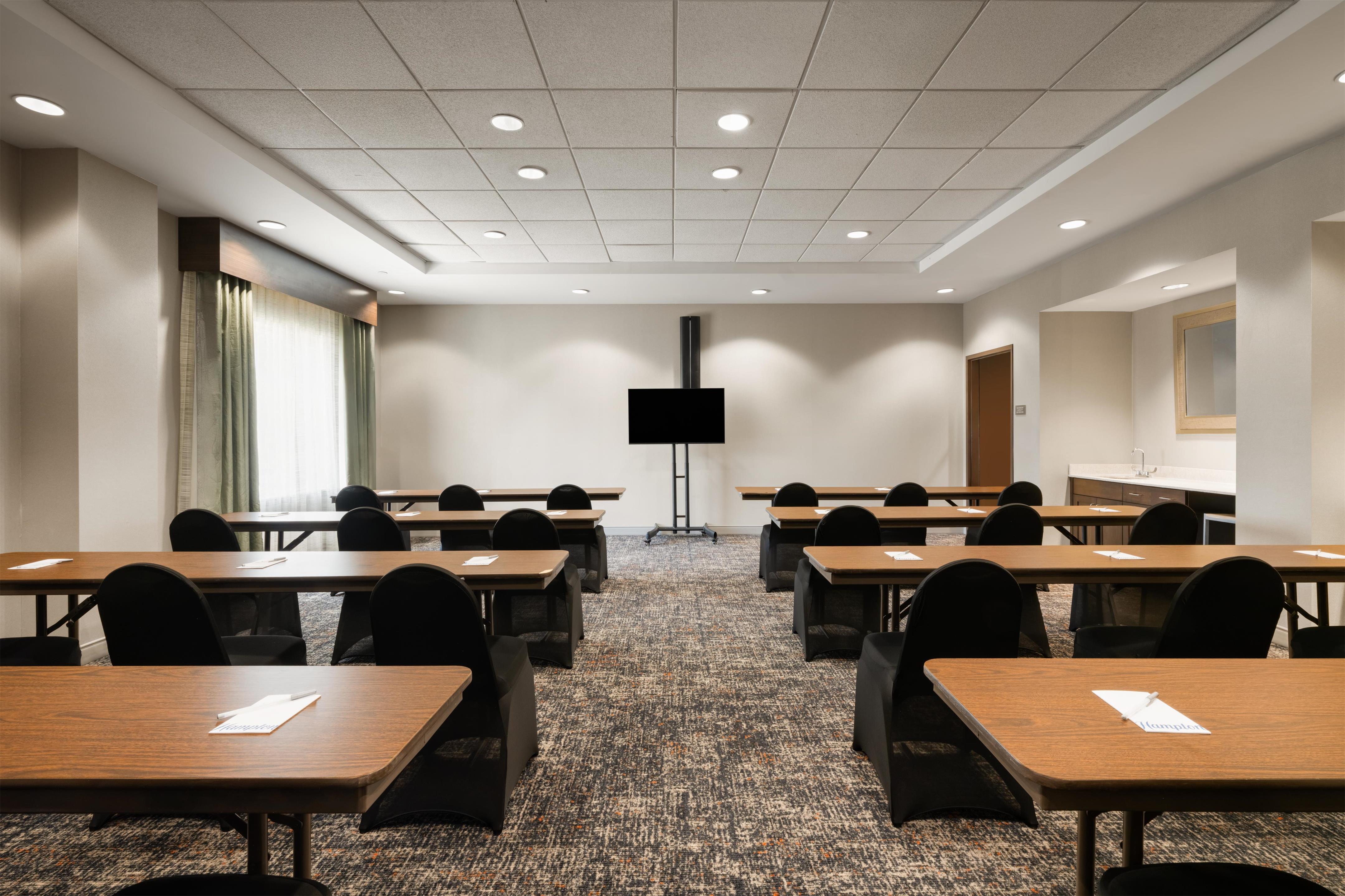 Meeting Room | Hampton Inn & Suites Deland