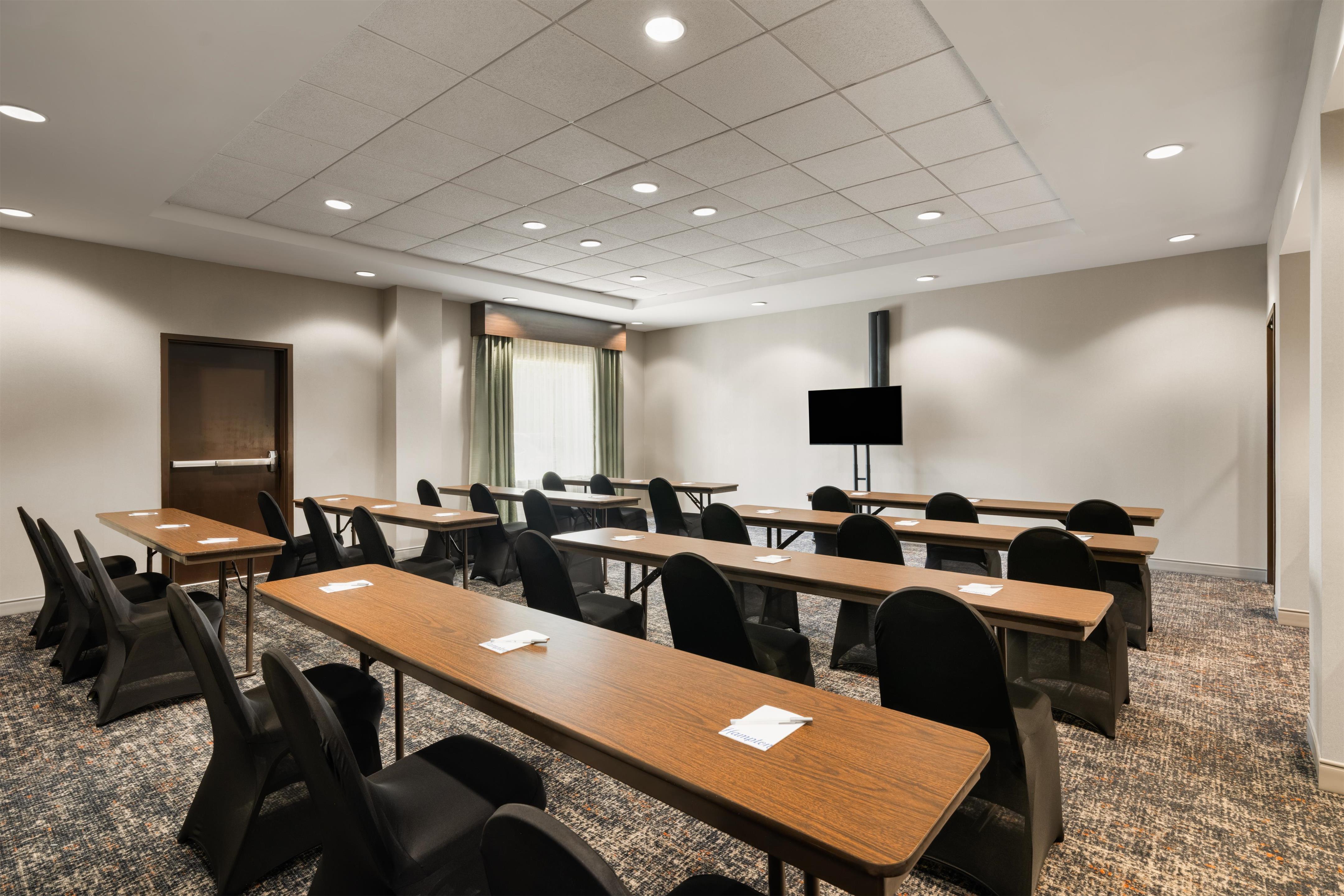 Meeting Room | Hampton Inn & Suites Deland