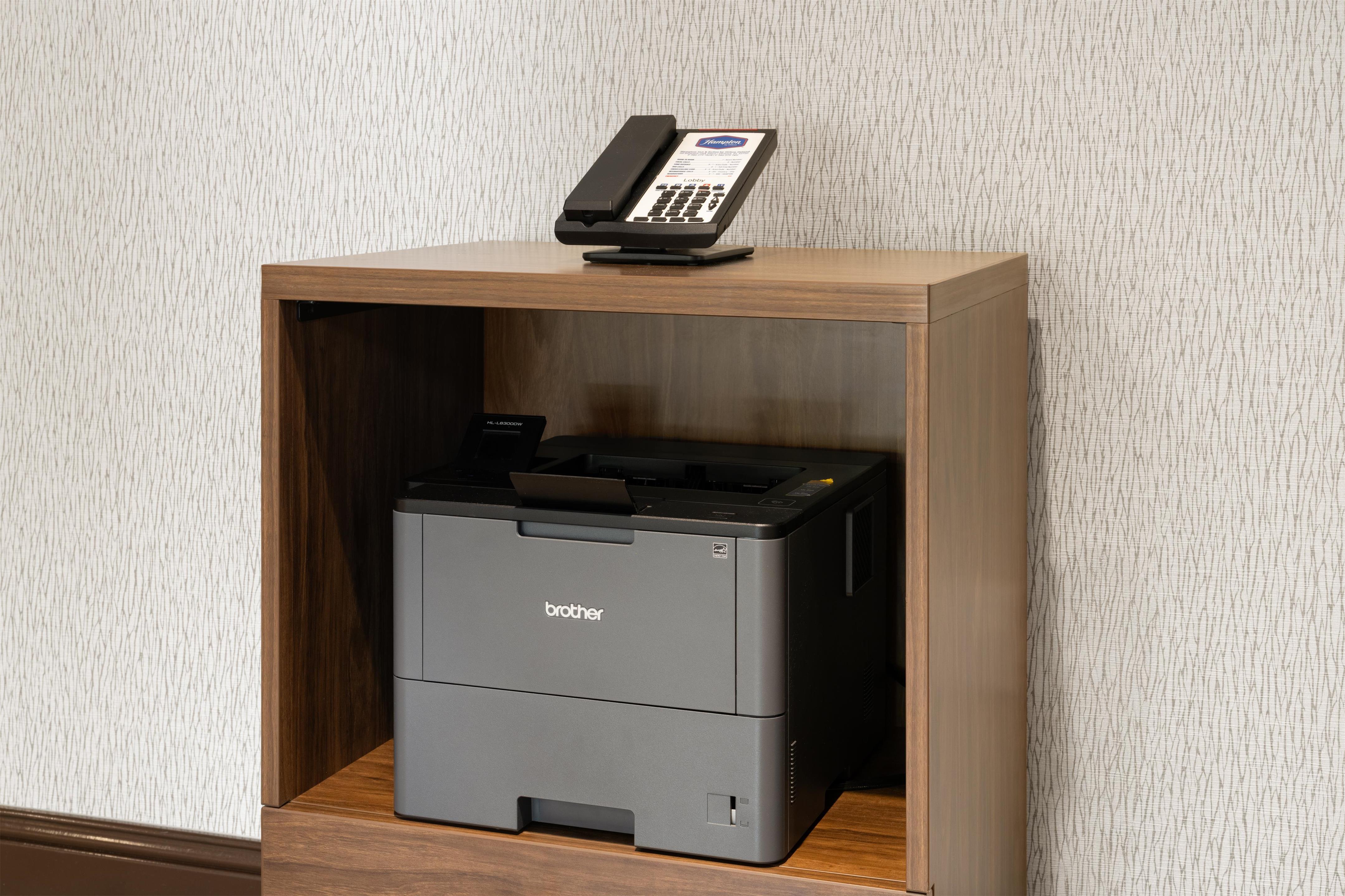 Business Center | Hampton Inn & Suites Deland