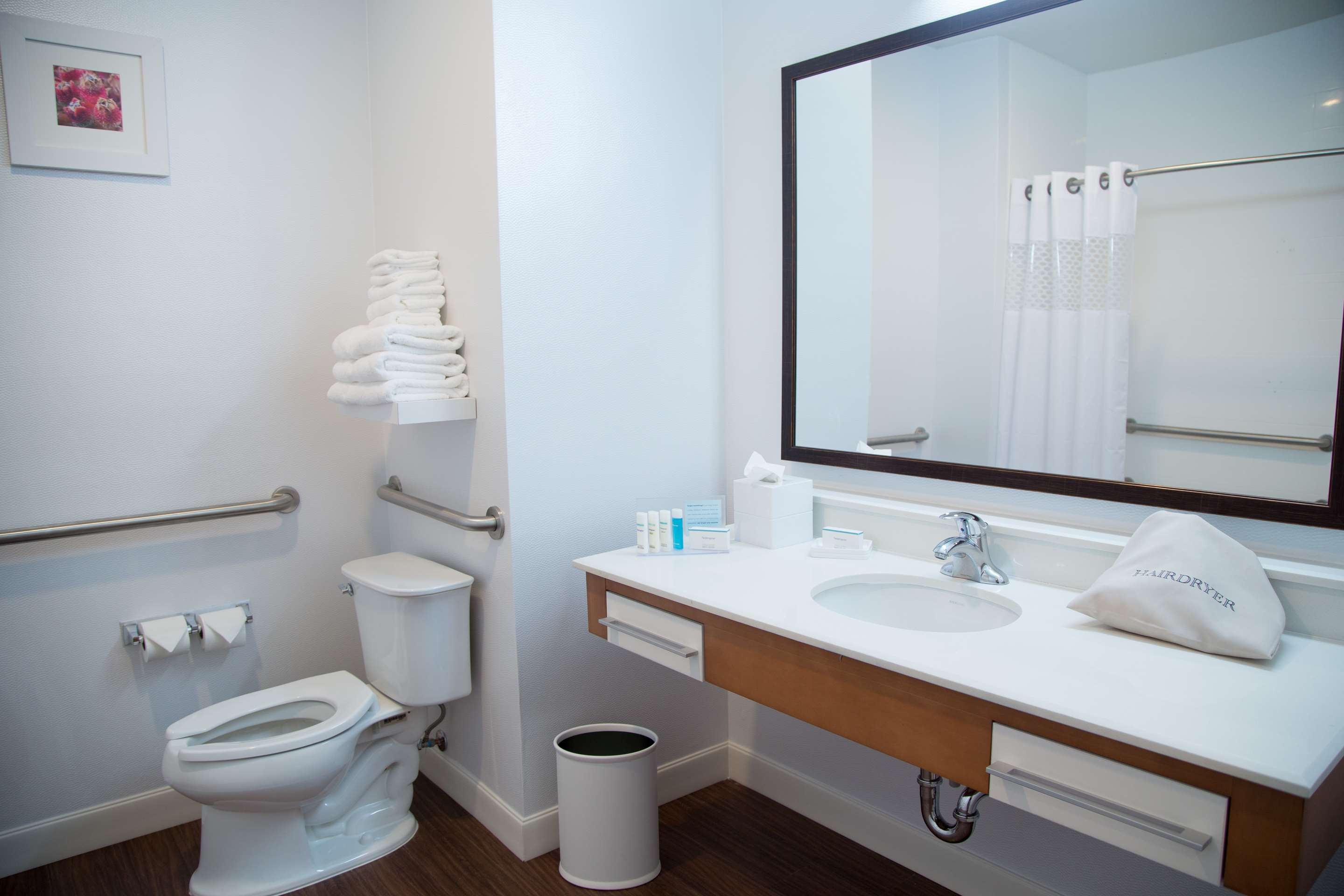 Guest room bath