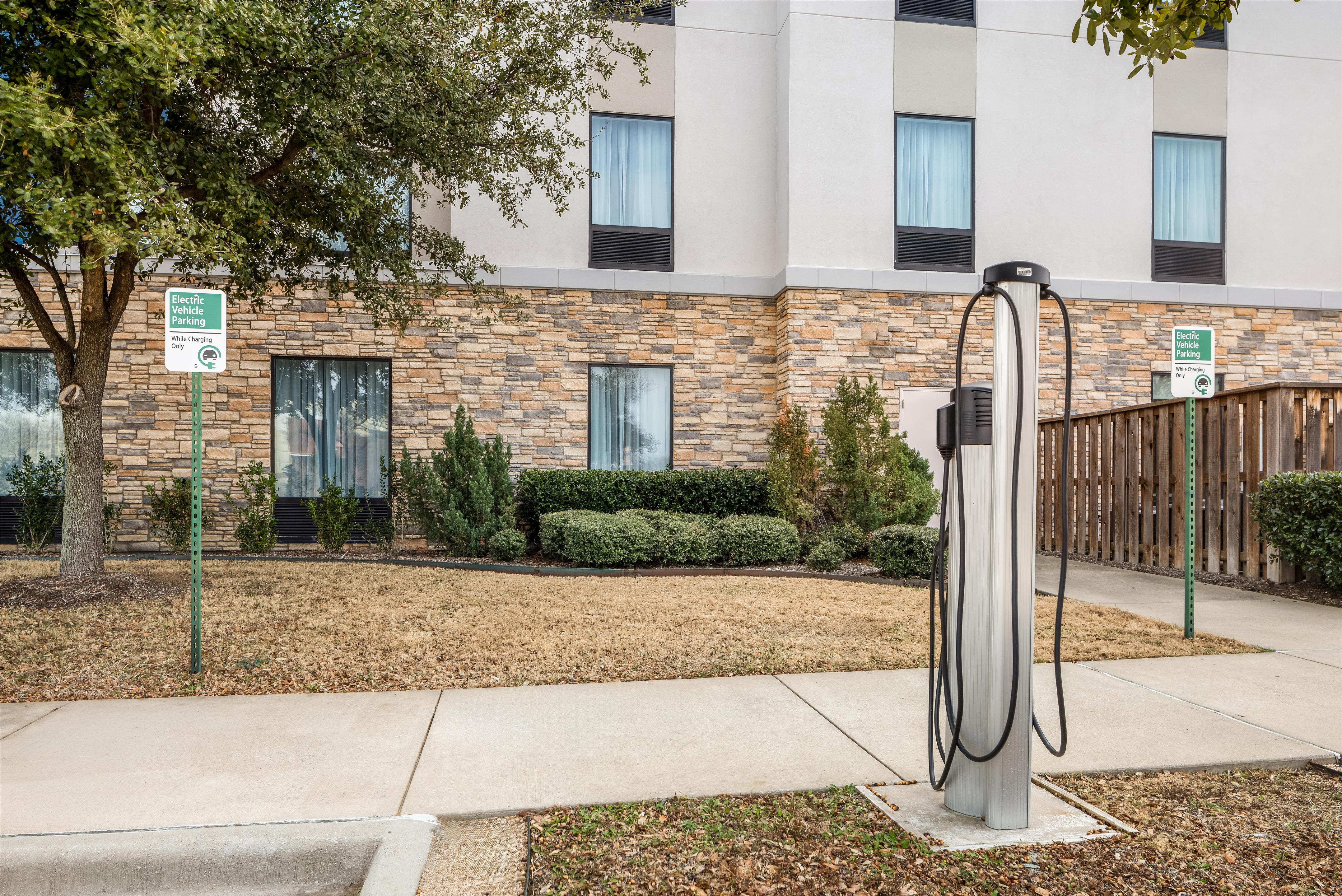 Exterior | Hampton Inn & Suites Dallas/Plano-East