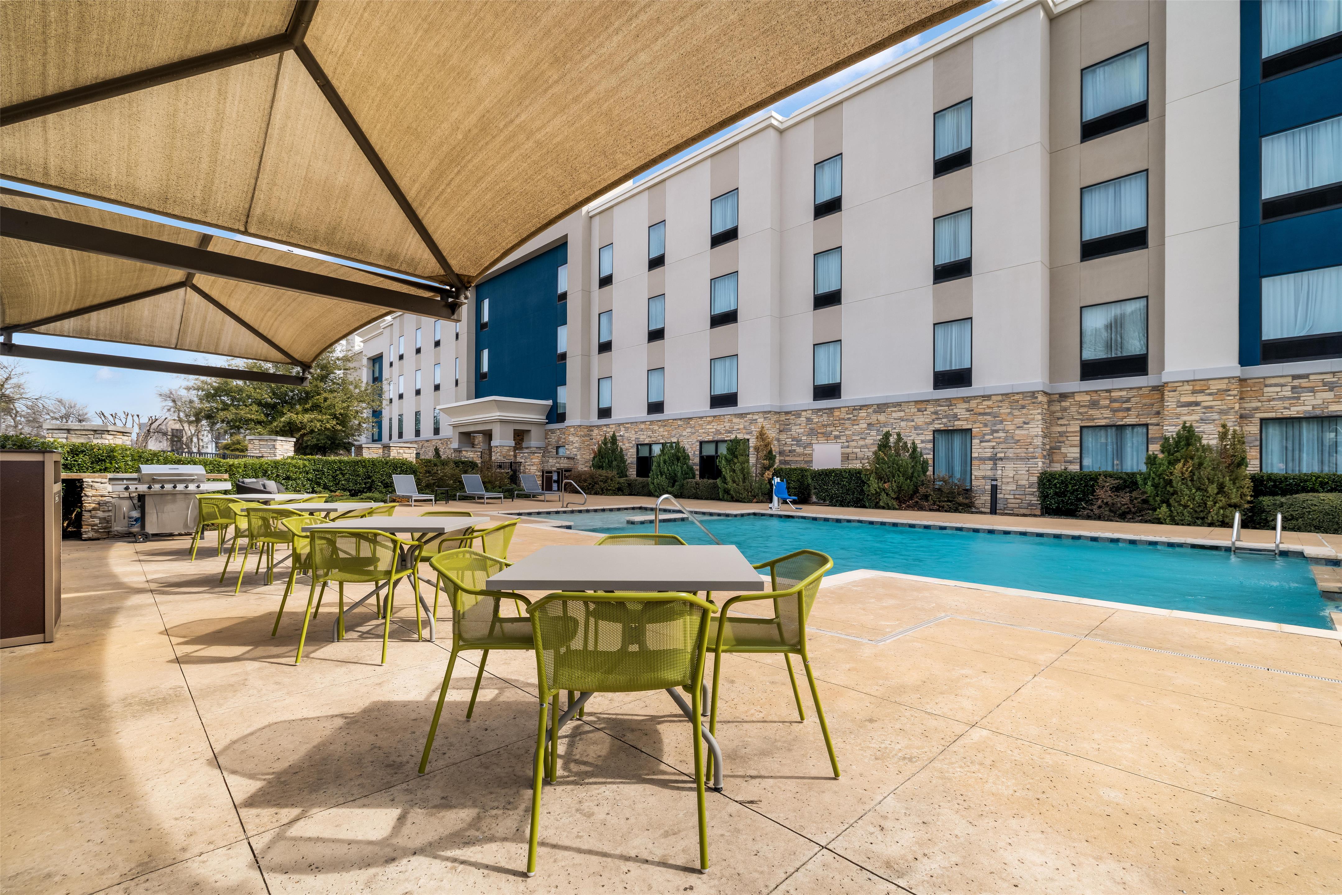 Exterior | Hampton Inn & Suites Dallas/Plano-East