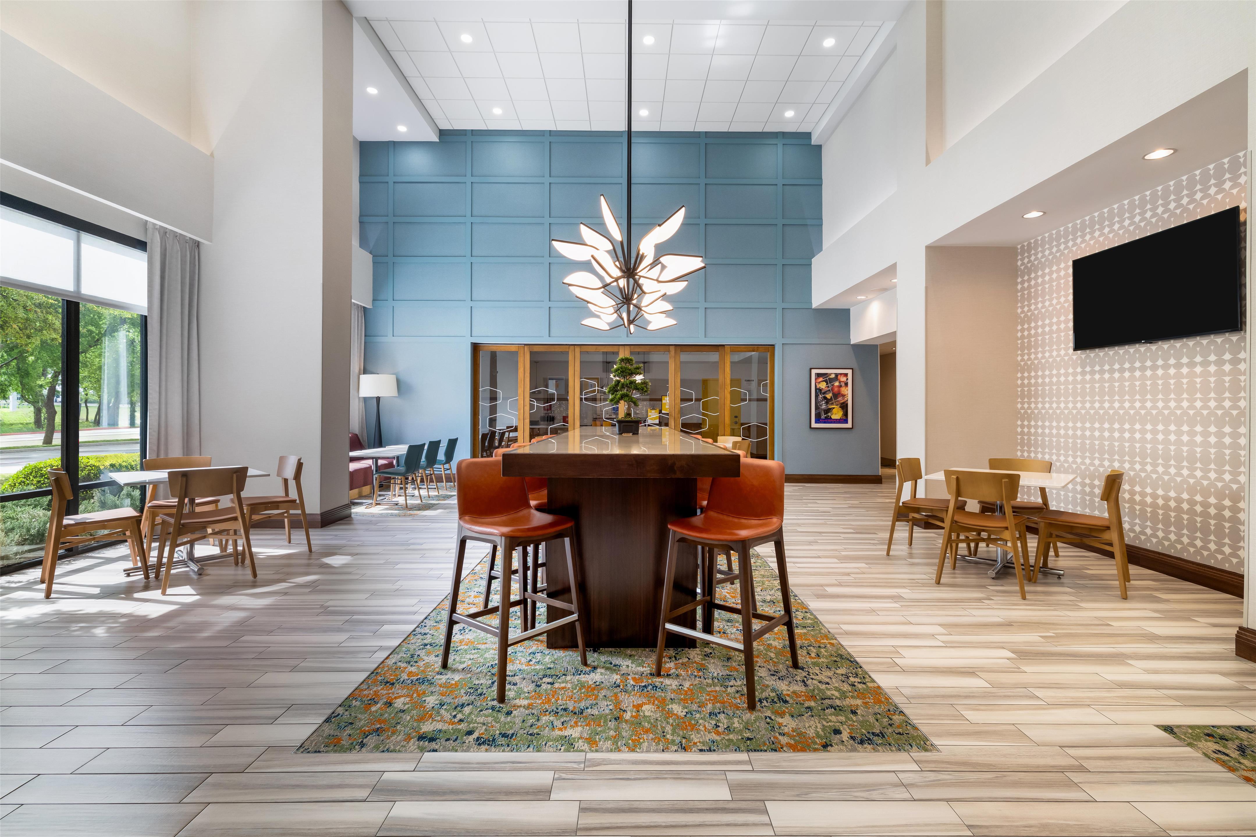 Lobby | Hampton Inn & Suites Dallas/Plano-East