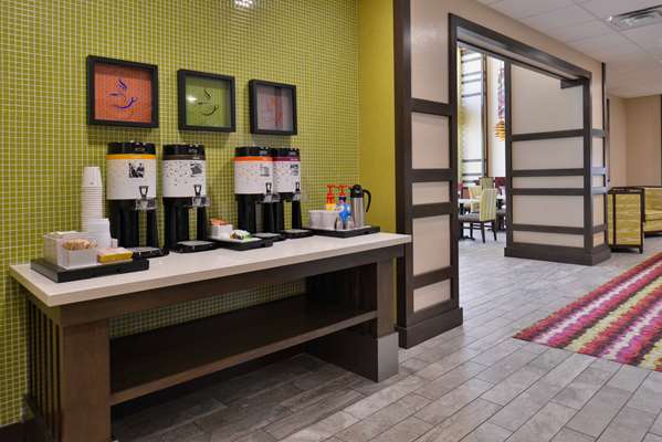 Restaurant - Hampton Inn & Suites Market Center Dallas - I-35, Exit 432B